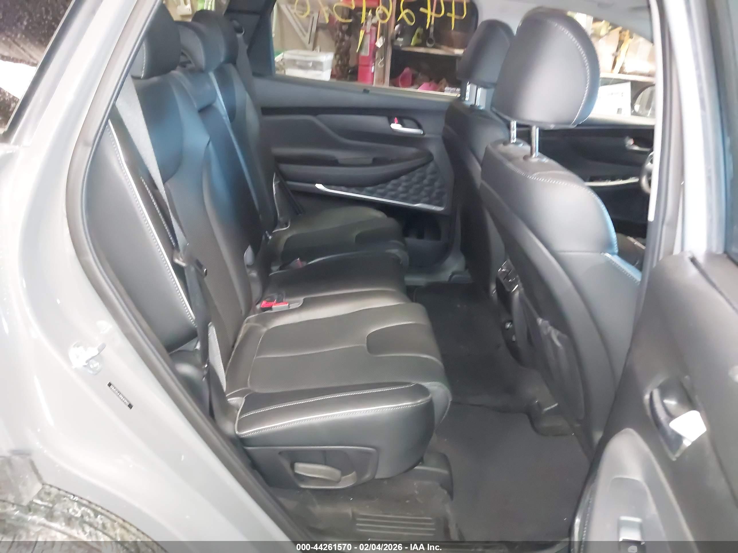 HYUNDAI SANTA image 8