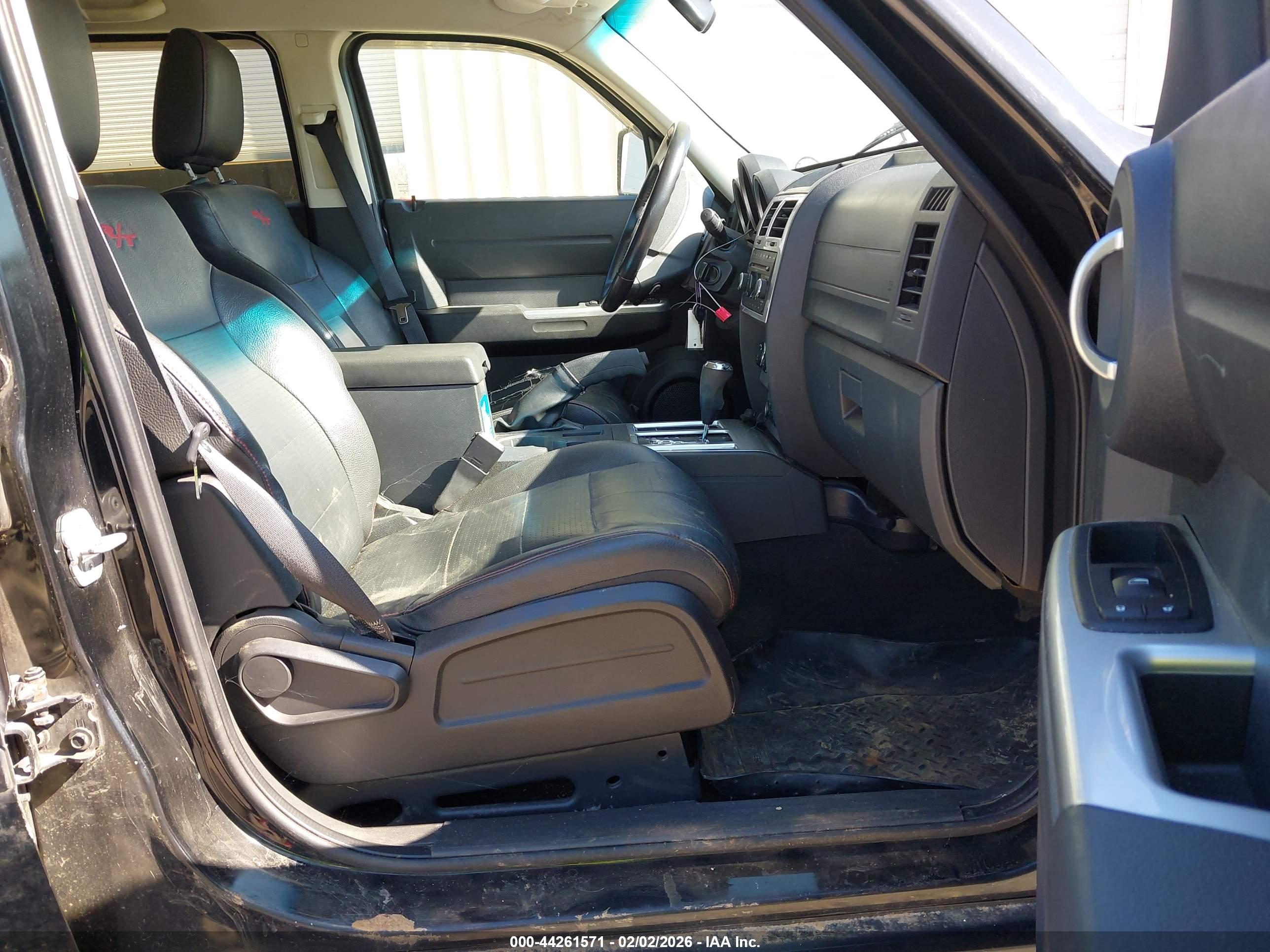 DODGE NITRO image 5