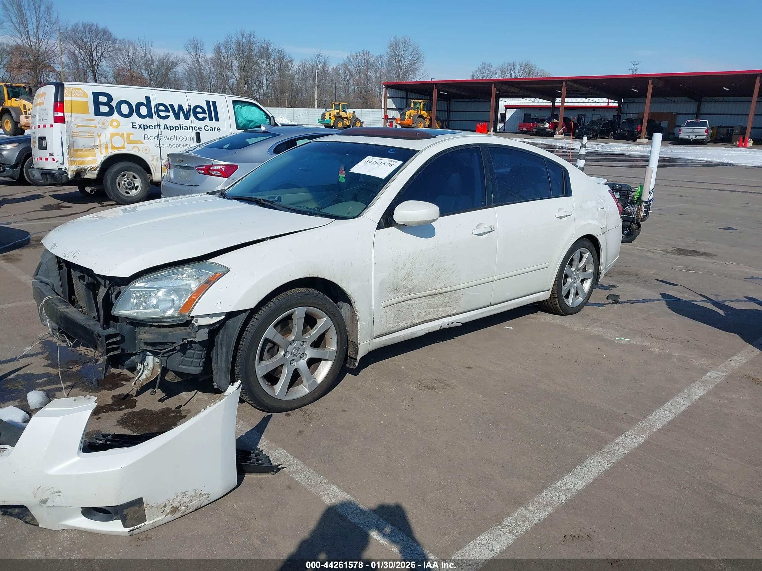 NISSAN MAXIMA image 2