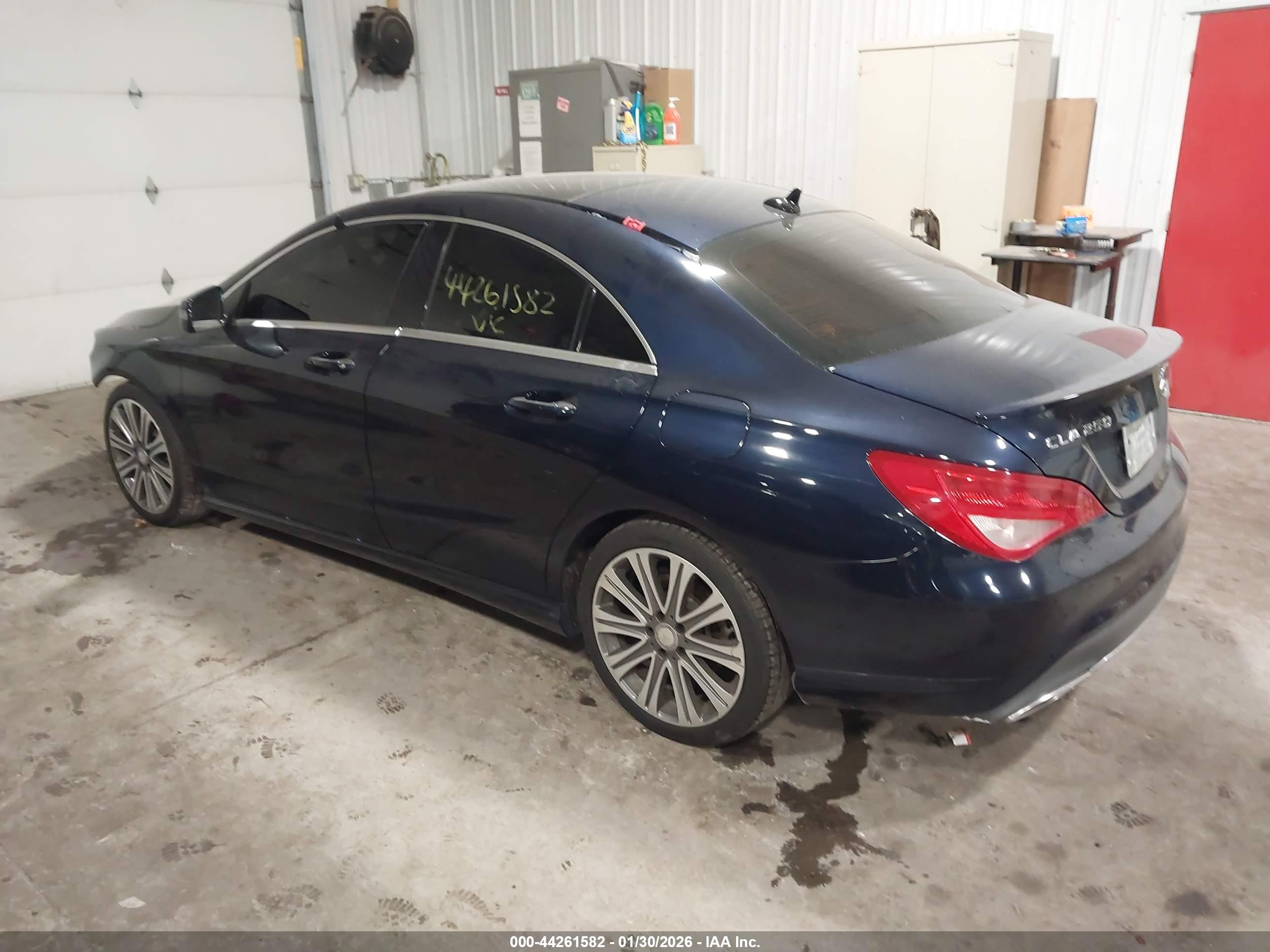 MERCEDES-BENZ CLA image 3
