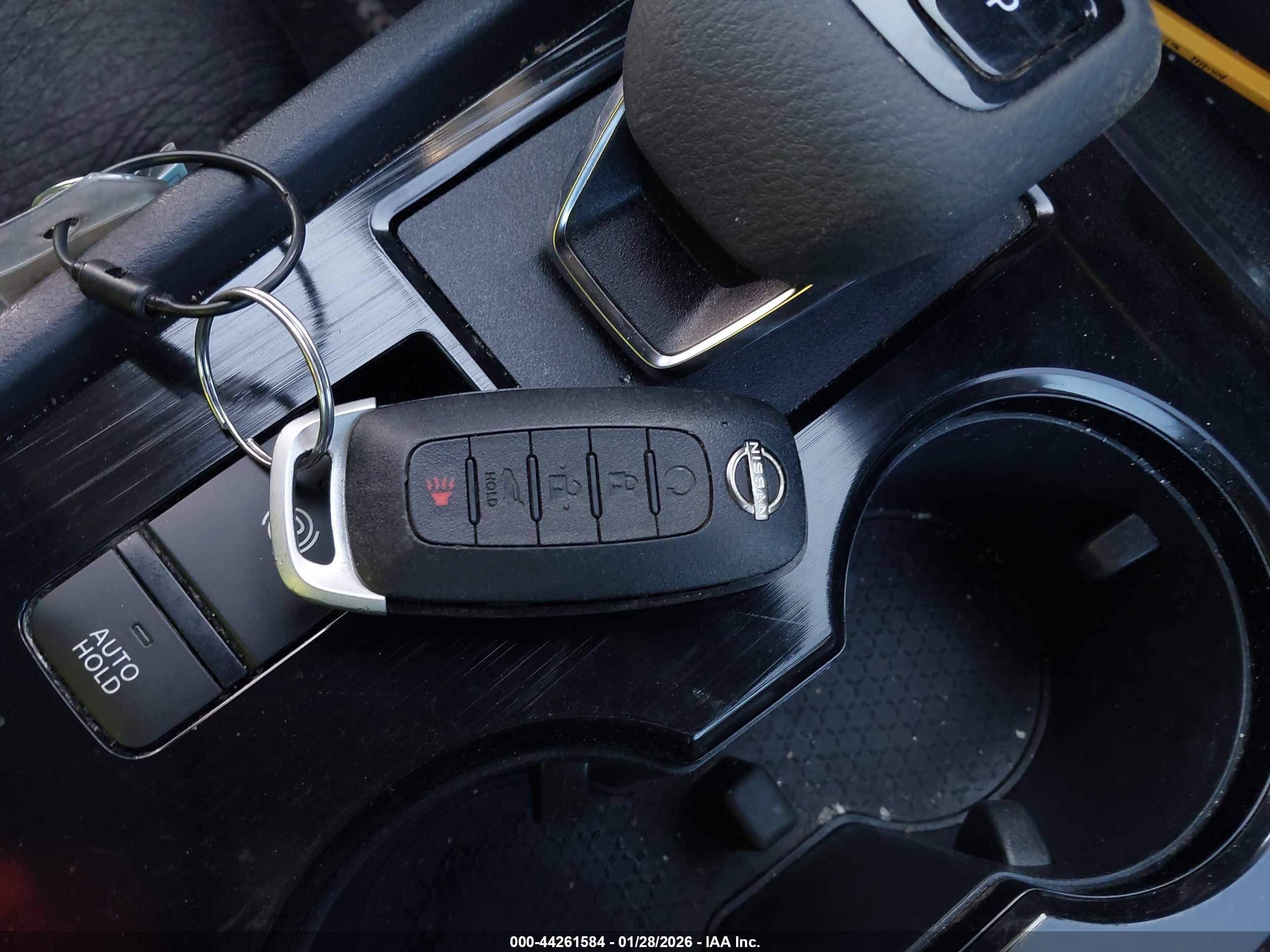 NISSAN ROGUE image 11