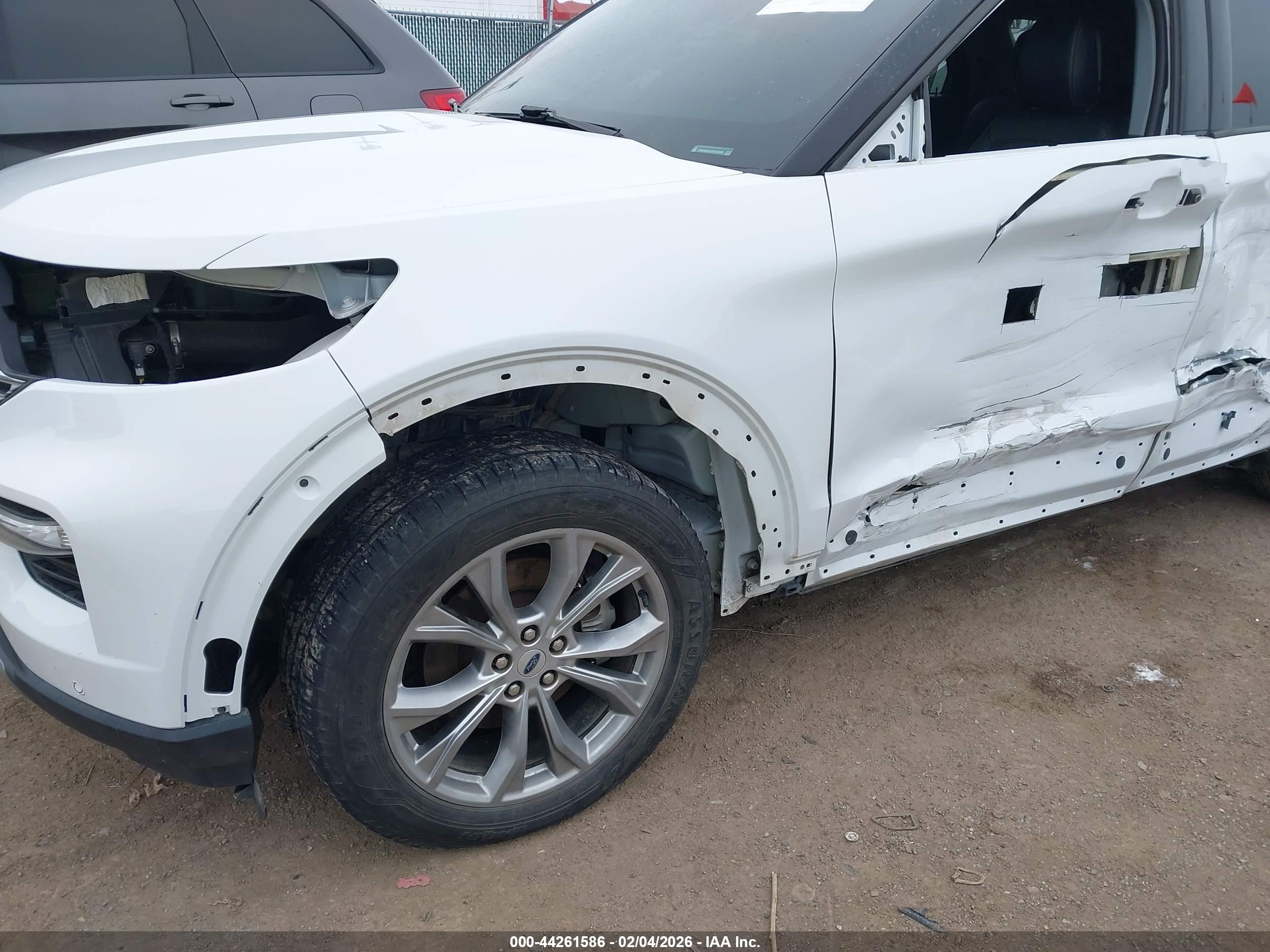 FORD EXPLORER image 6
