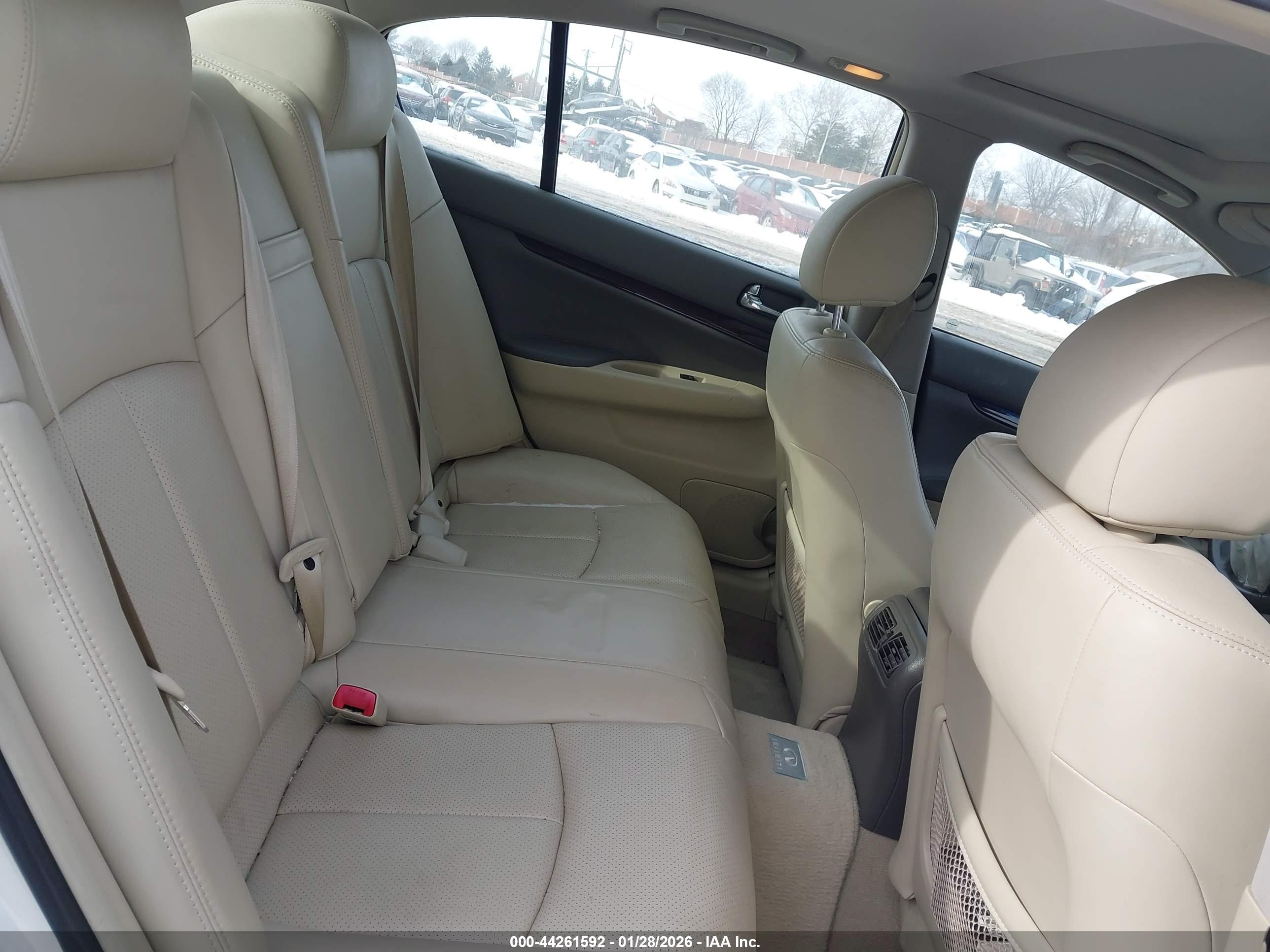 INFINITI G37X image 8