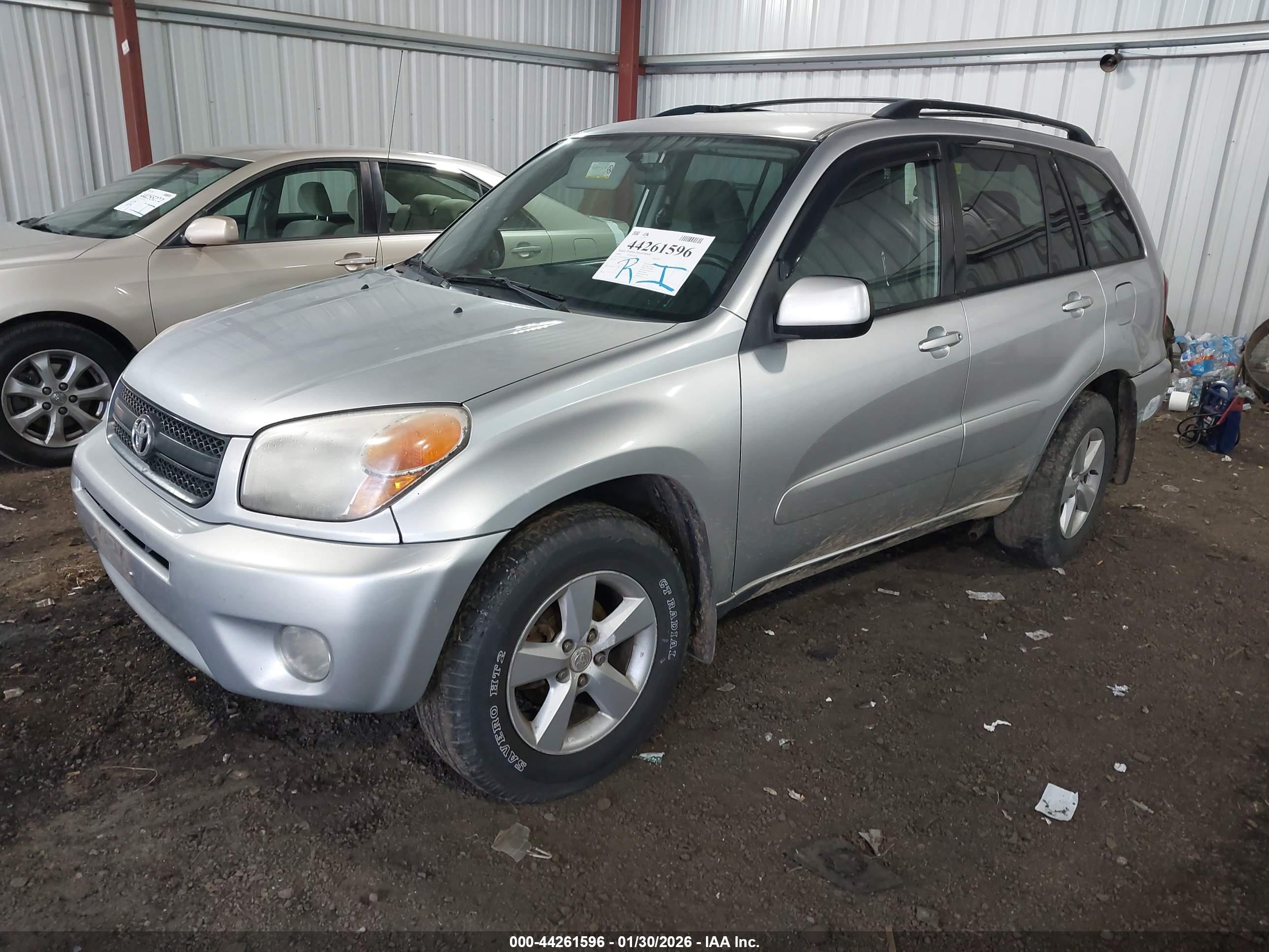 TOYOTA RAV4 image 2