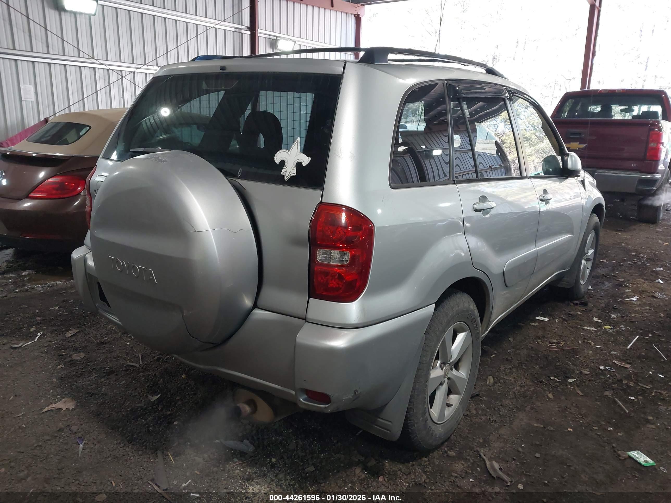 TOYOTA RAV4 image 4