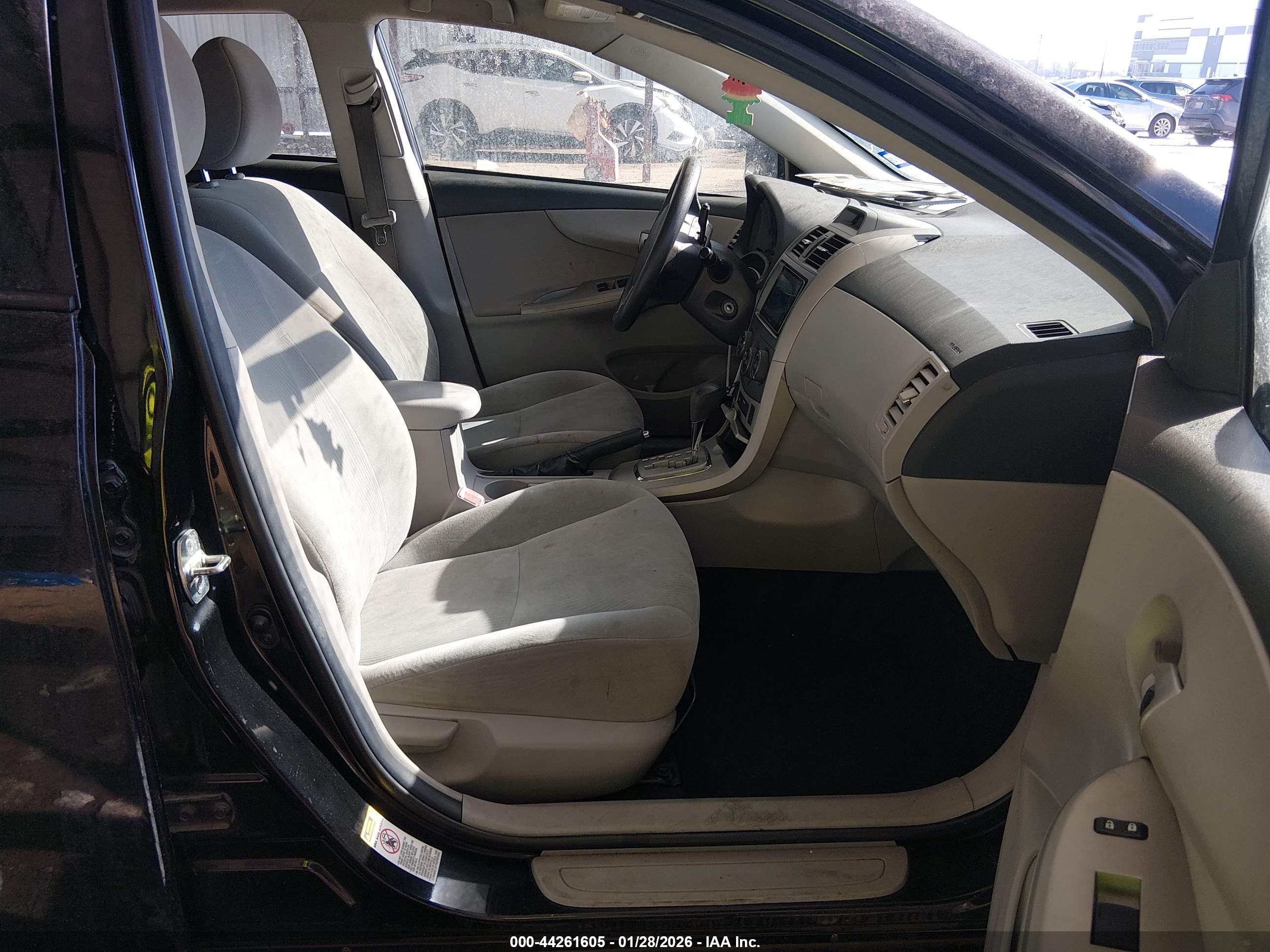 TOYOTA COROLLA image 5