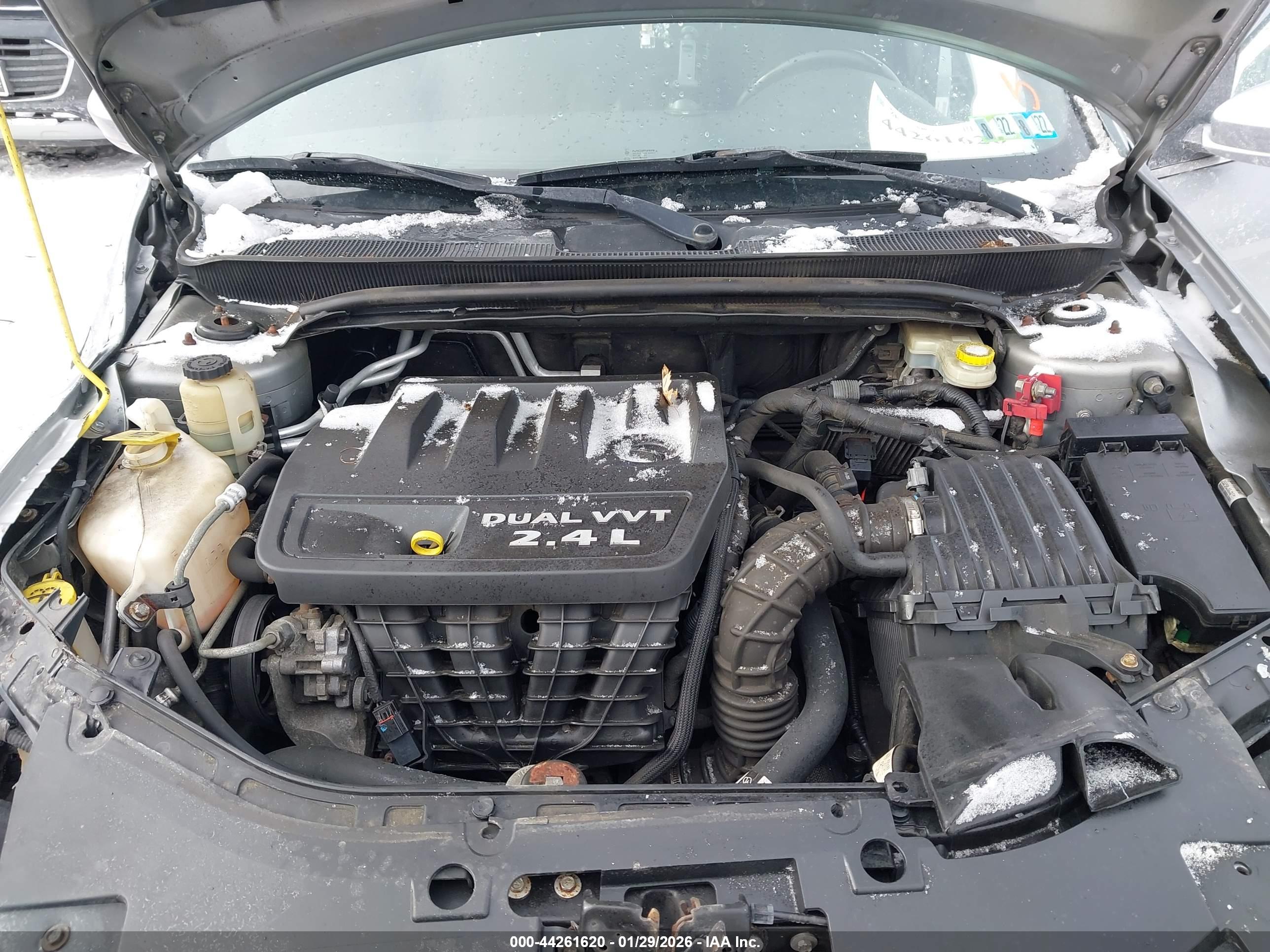 CHRYSLER 200 image 10