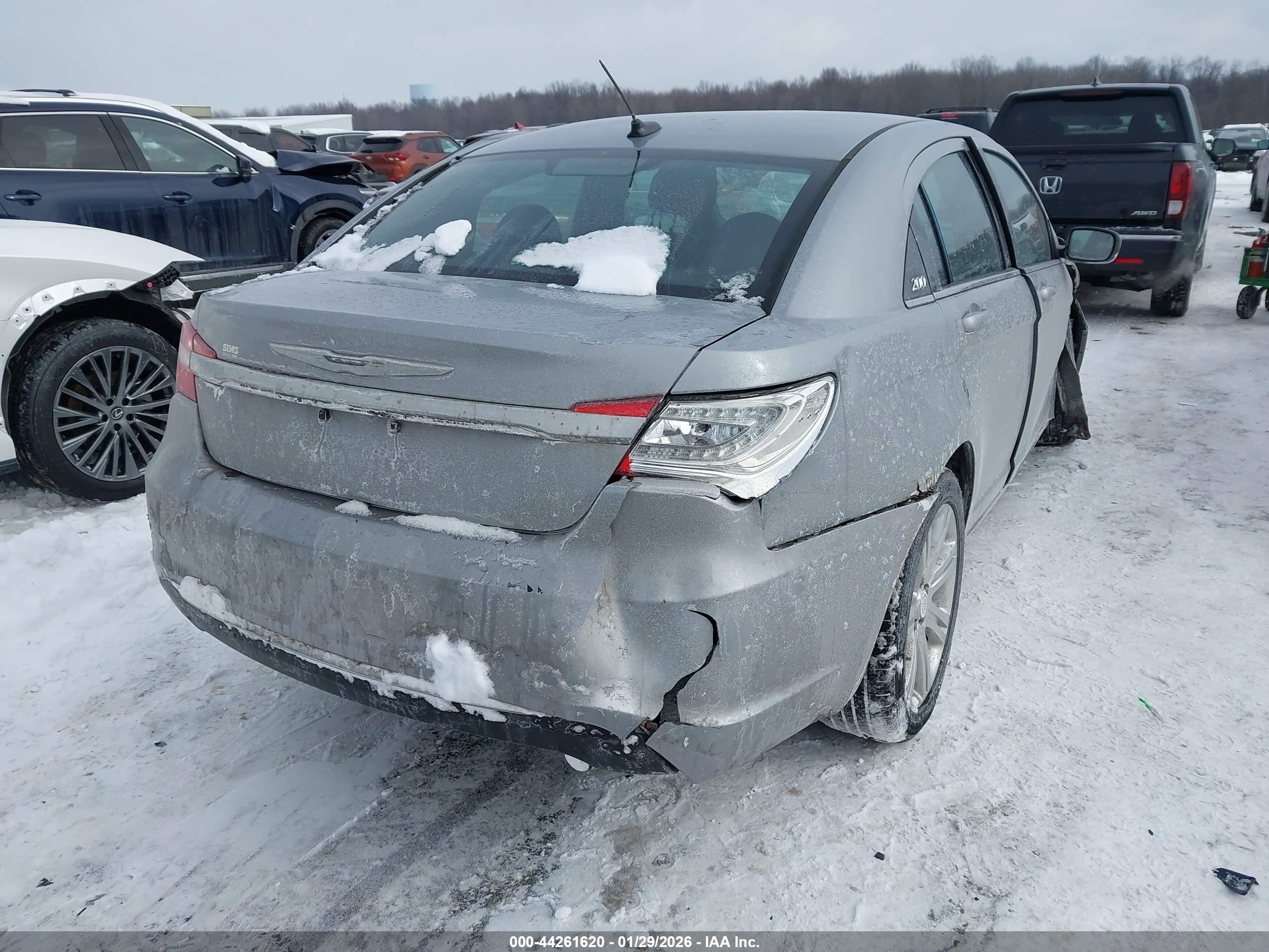 CHRYSLER 200 image 4