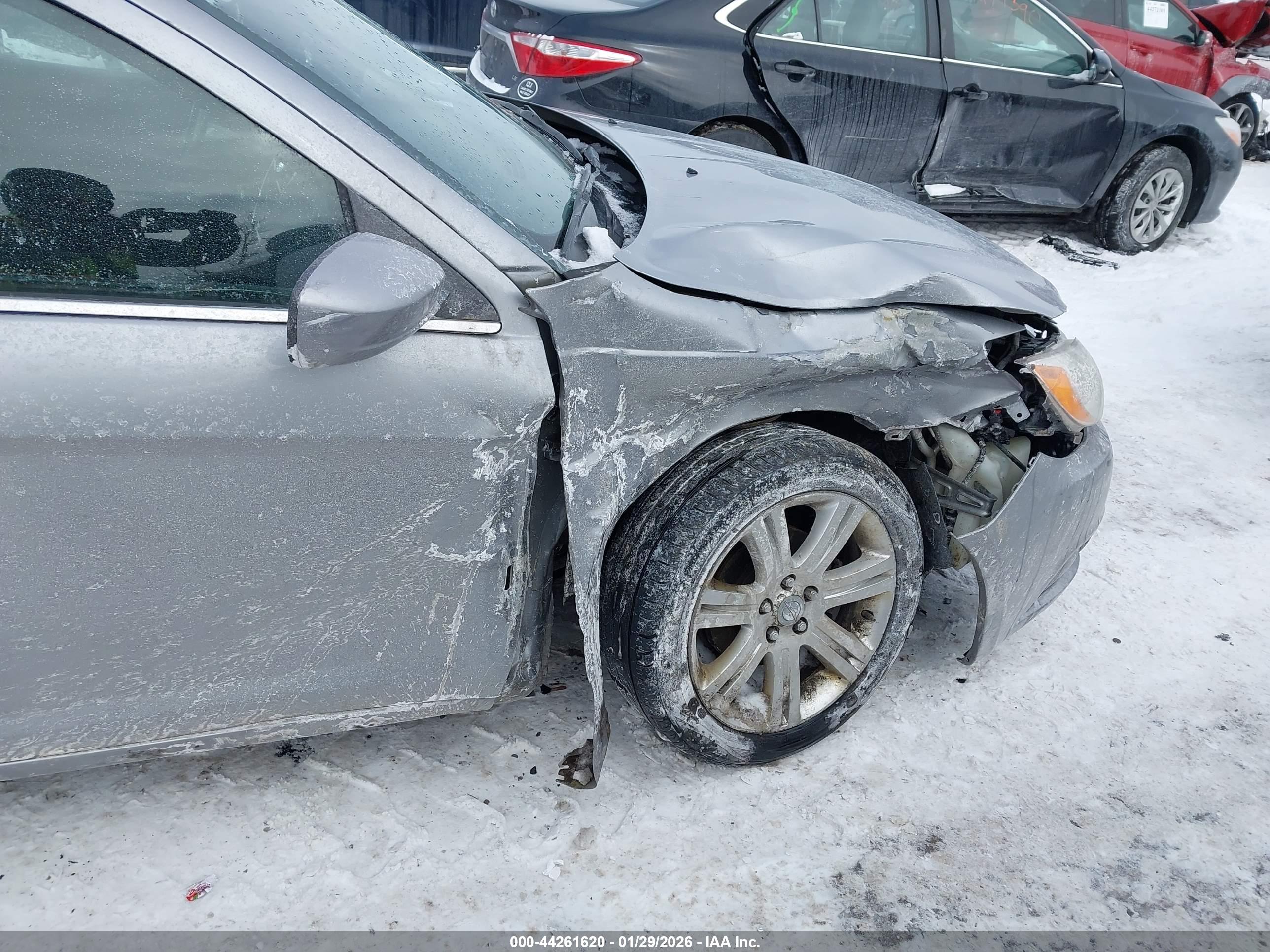 CHRYSLER 200 image 6