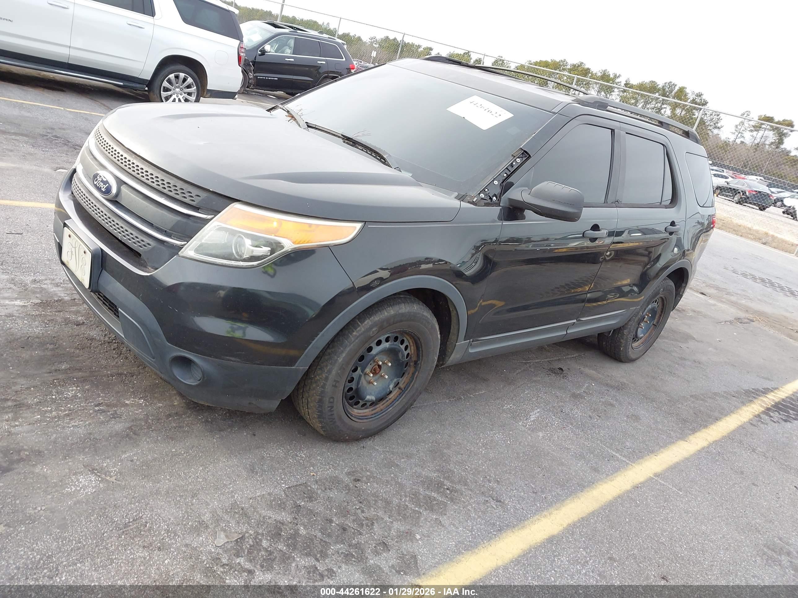 FORD EXPLORER image 2