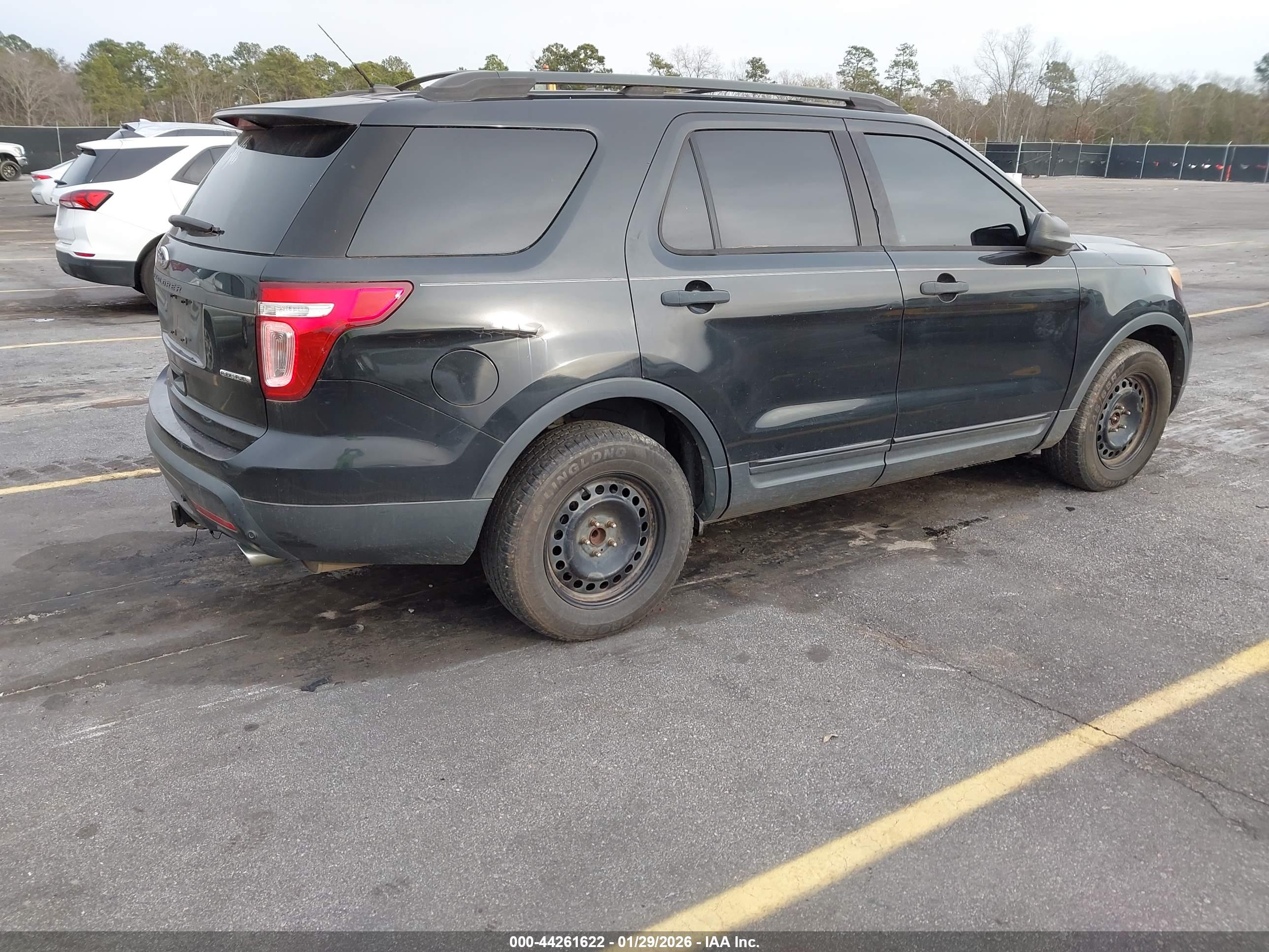 FORD EXPLORER image 4