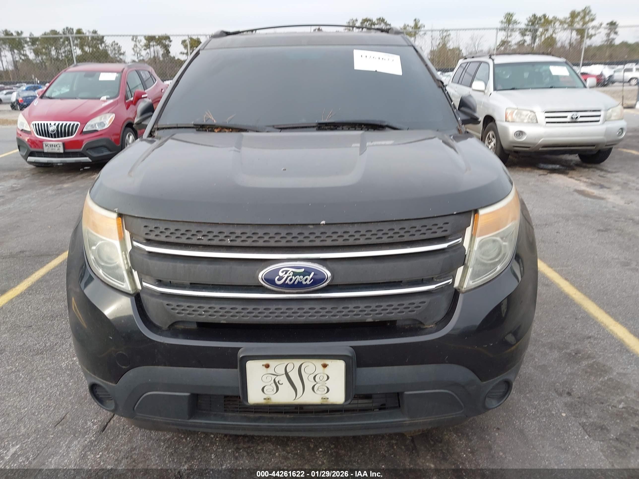 FORD EXPLORER image 6