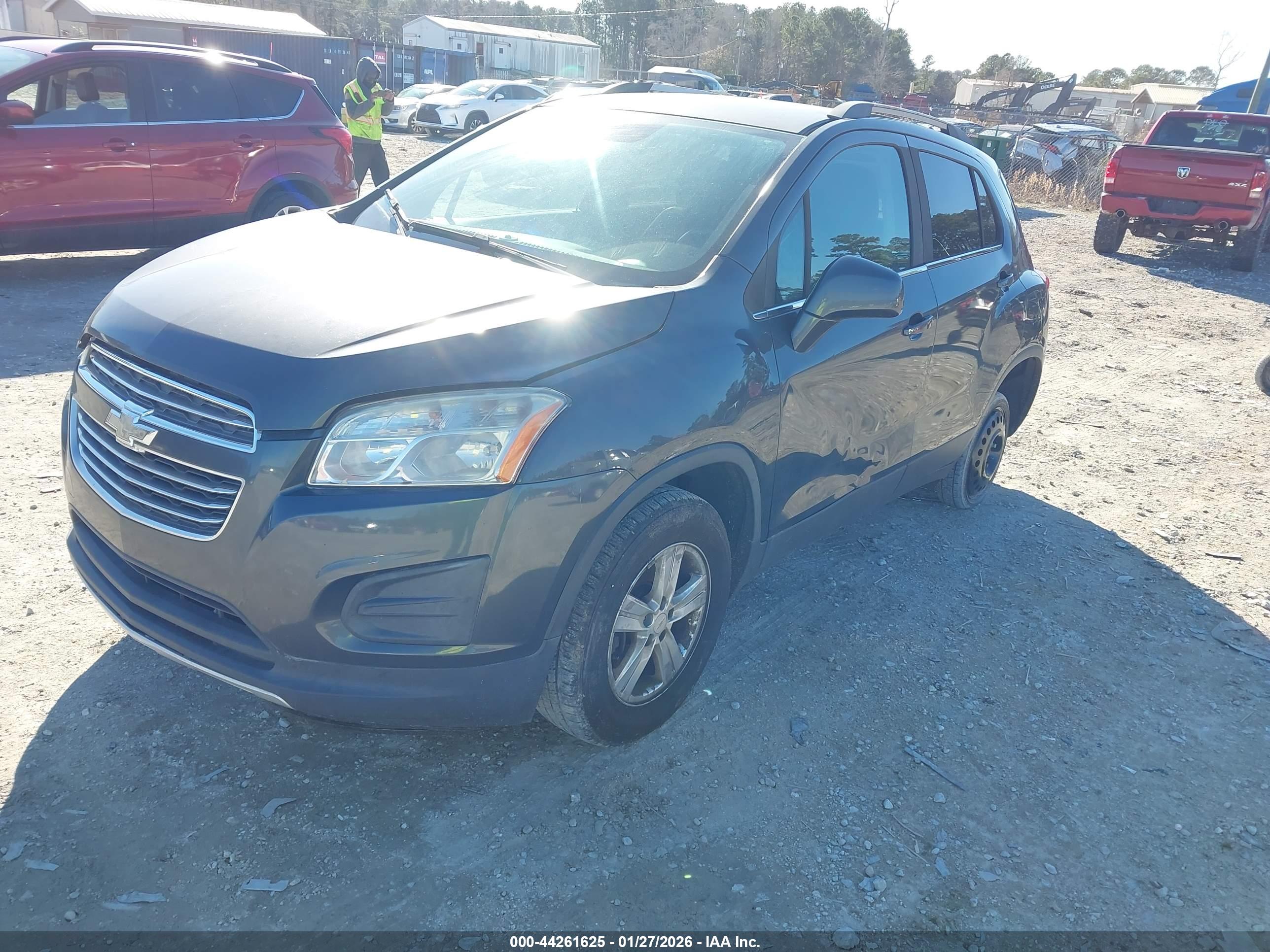 CHEVROLET TRAX image 2