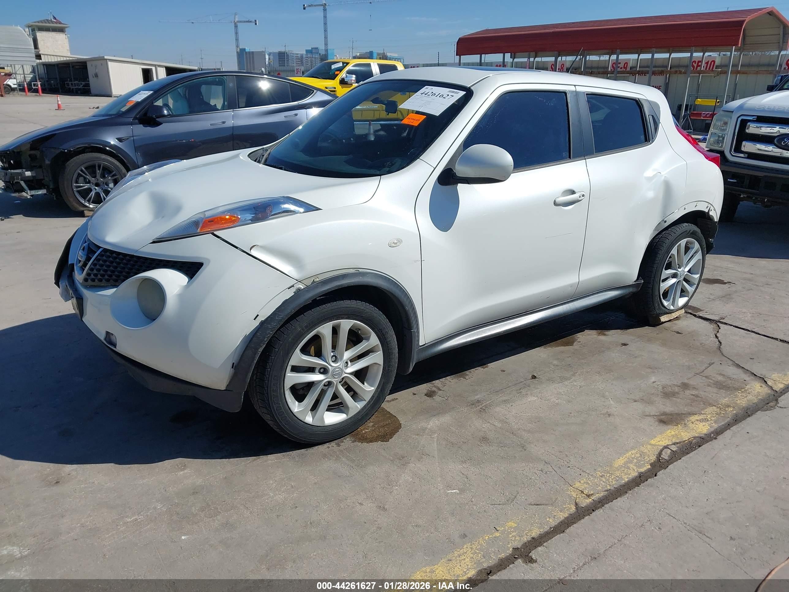 NISSAN JUKE image 2