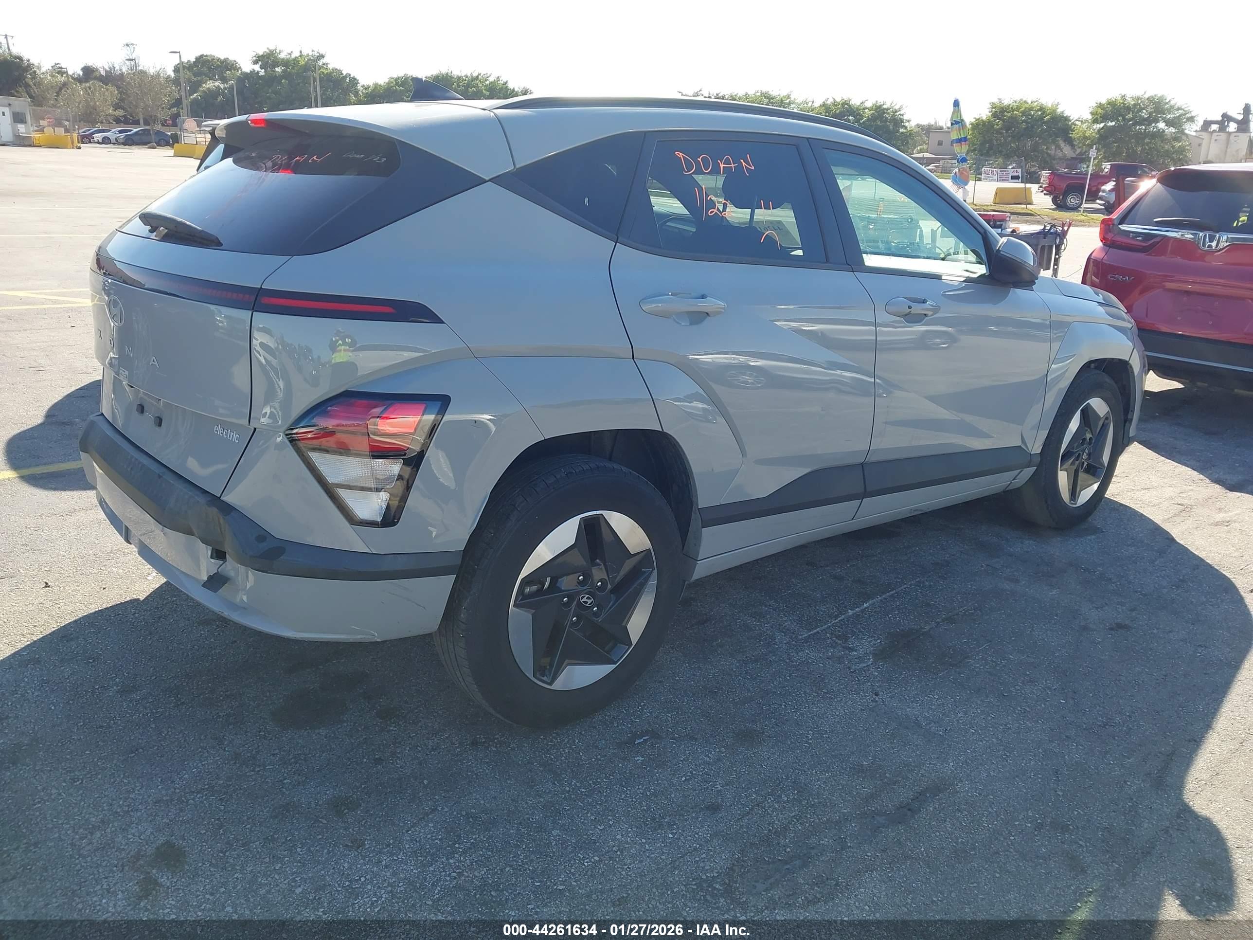 HYUNDAI KONA image 4