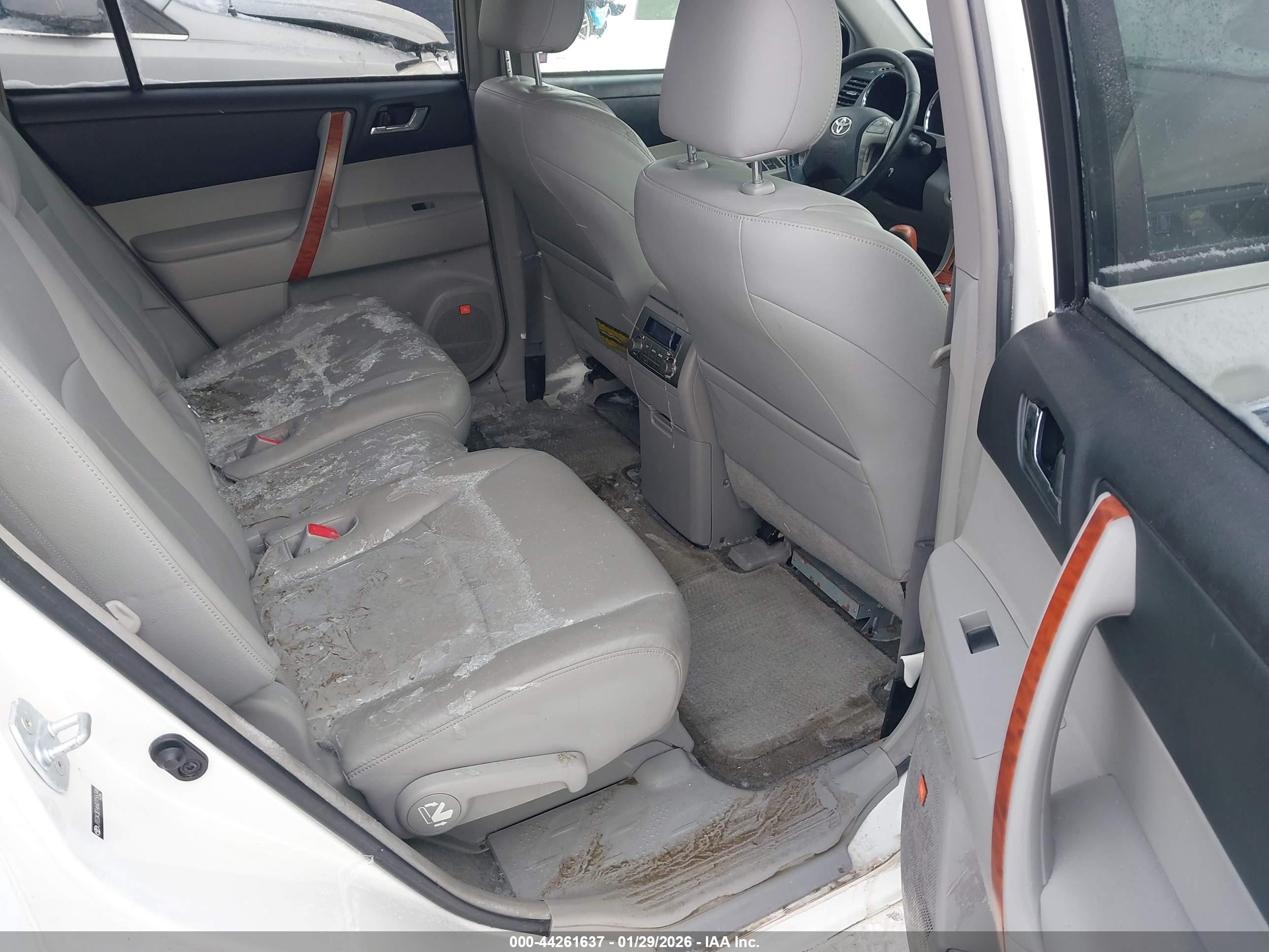 TOYOTA HIGHLANDER image 8
