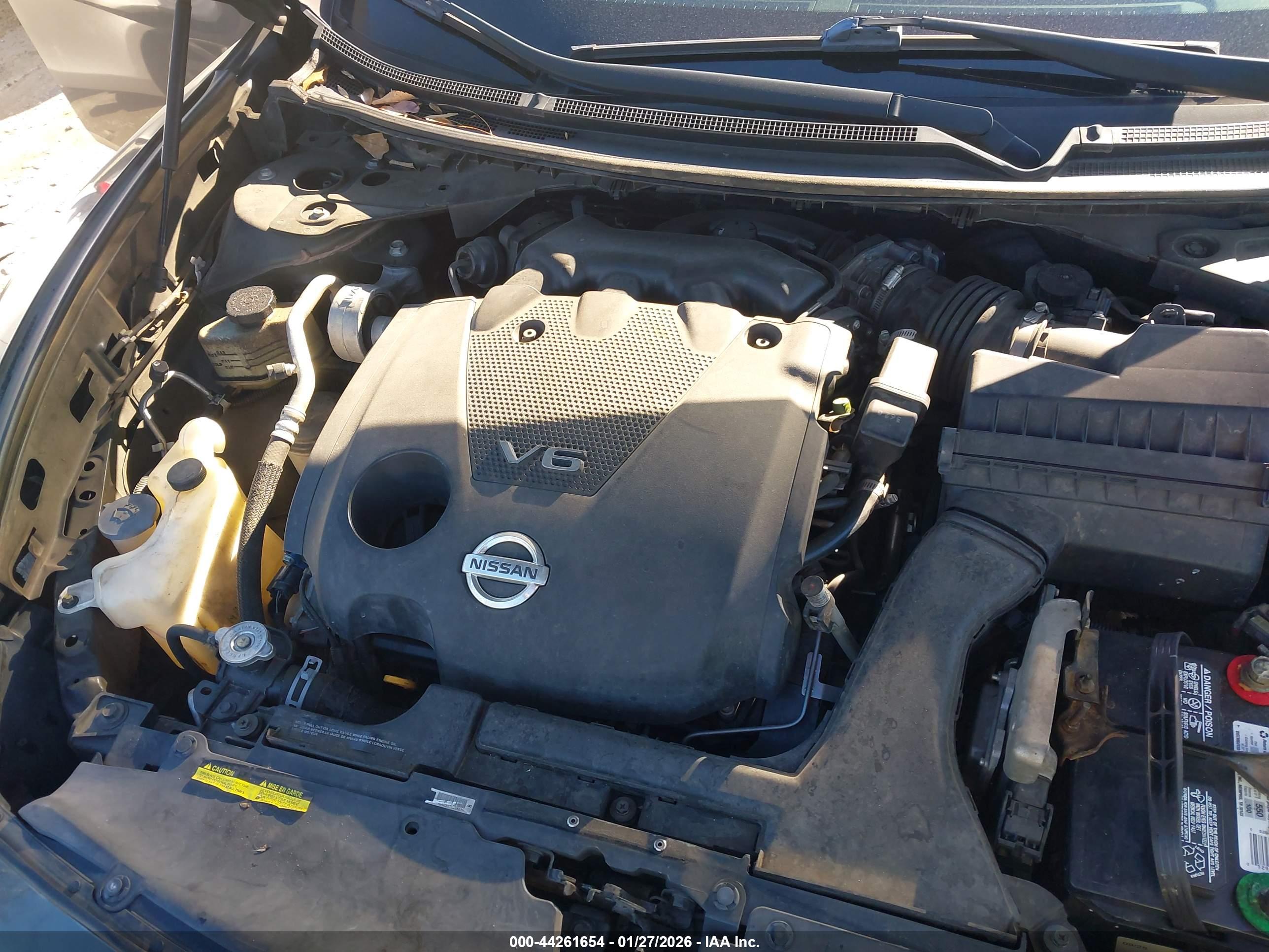 NISSAN MAXIMA image 10