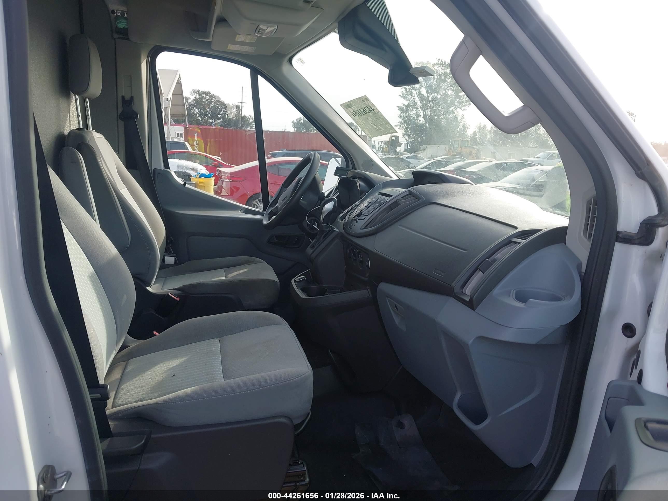 FORD TRANSIT-250 image 5