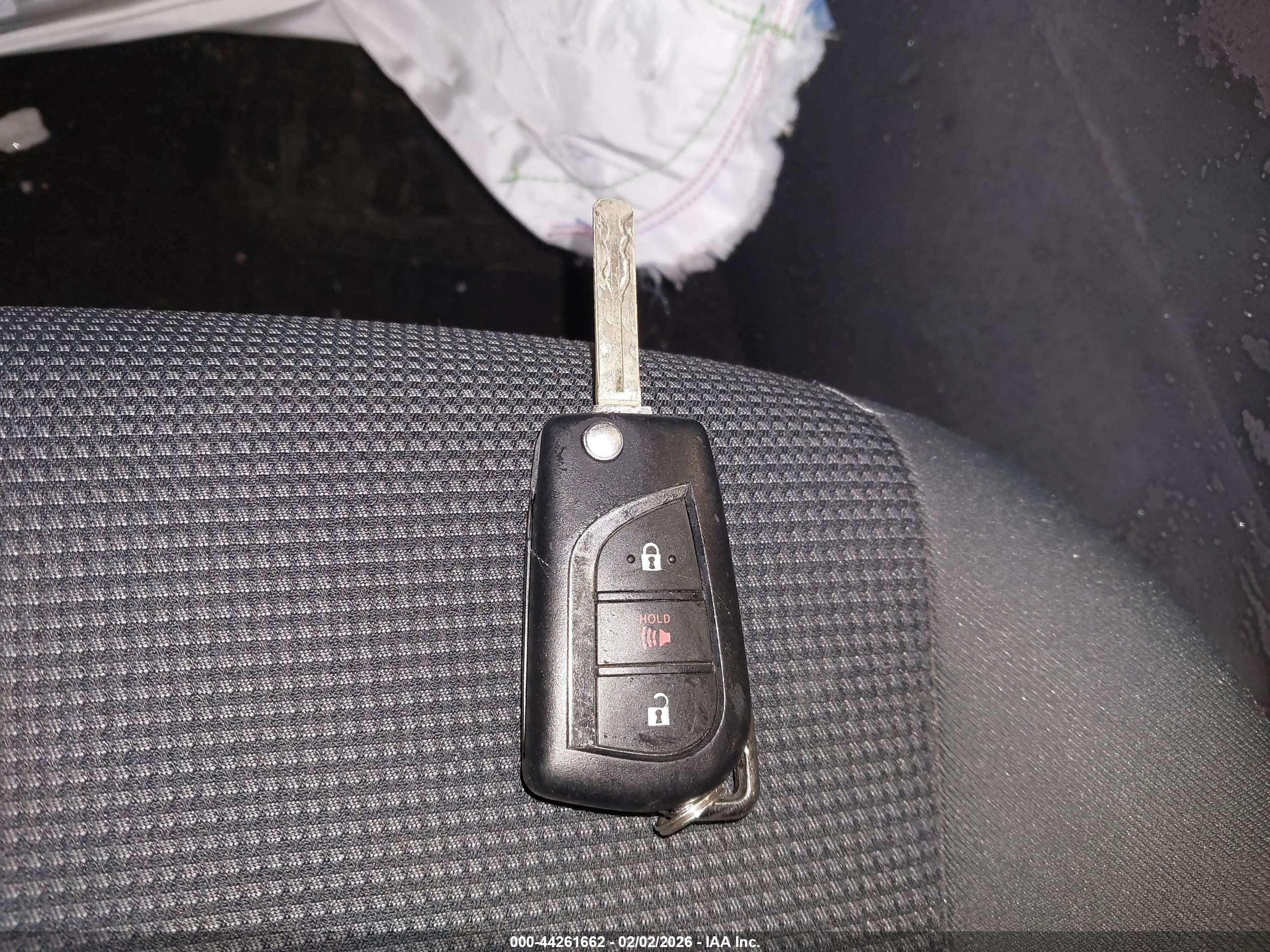 TOYOTA RAV4 image 11