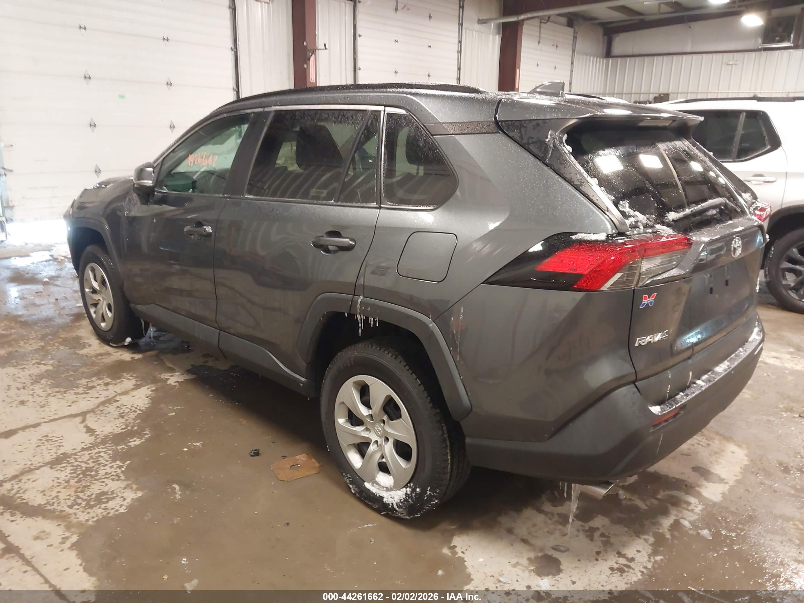 TOYOTA RAV4 image 3