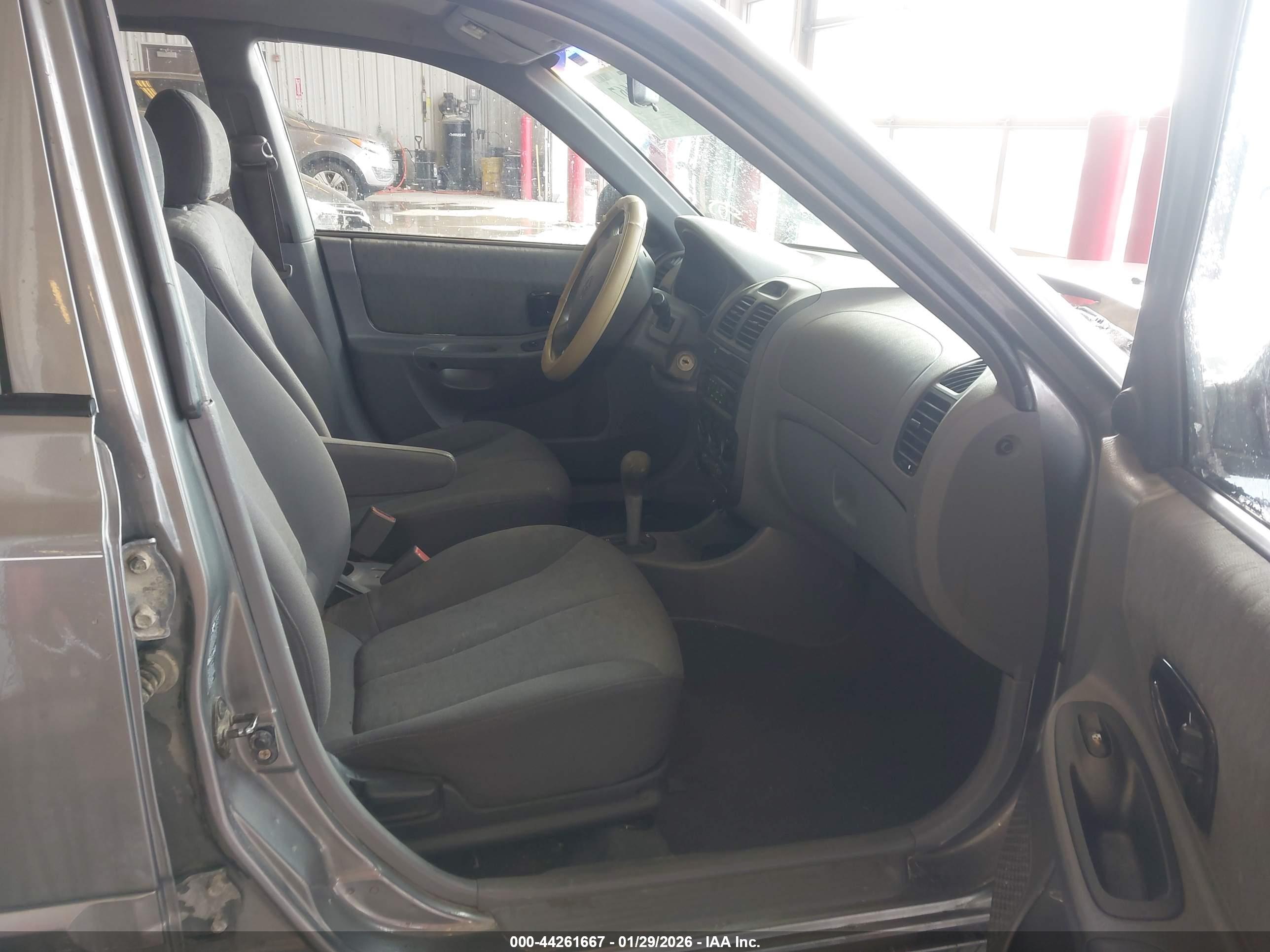 HYUNDAI ACCENT image 5