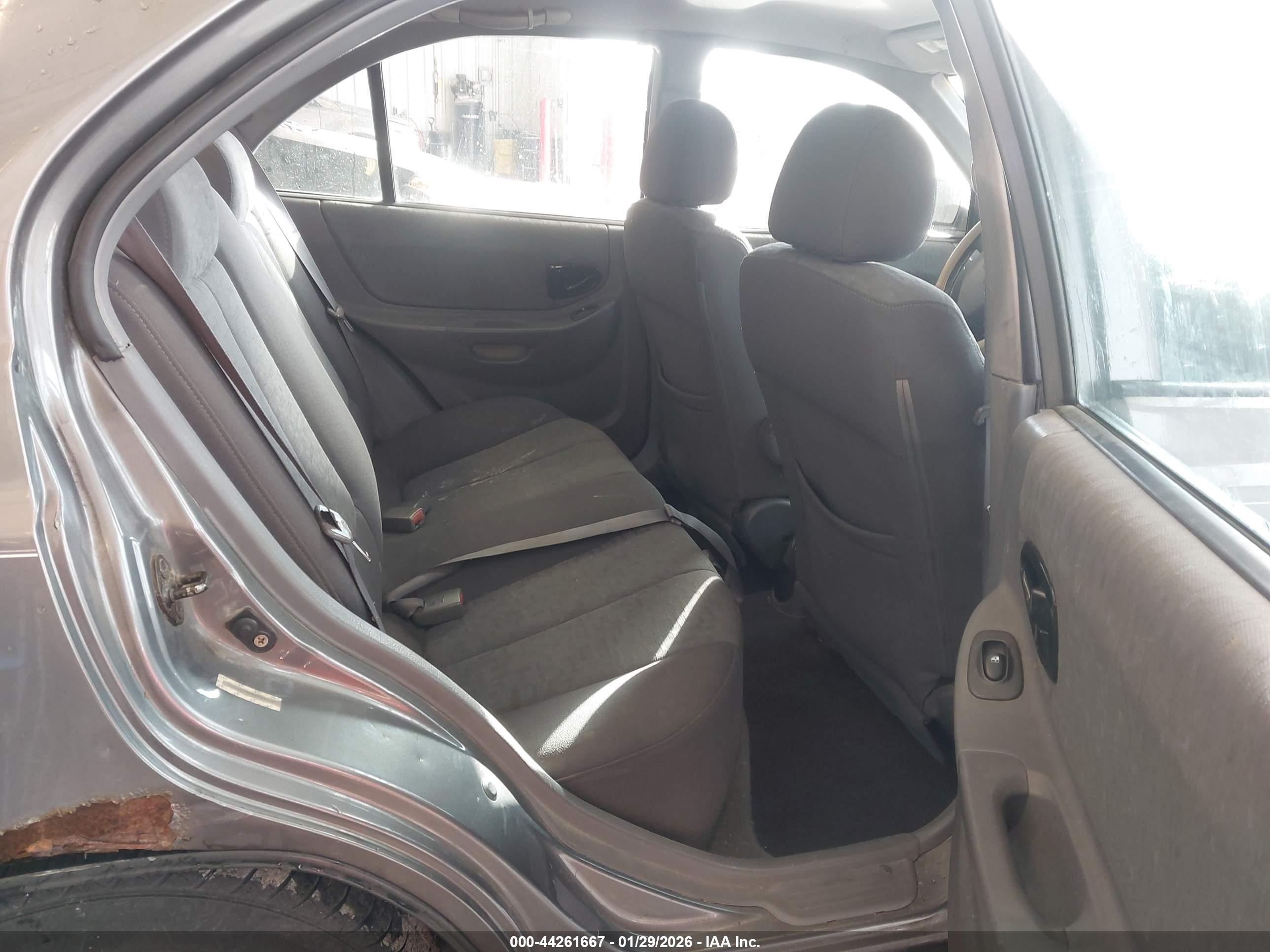 HYUNDAI ACCENT image 8