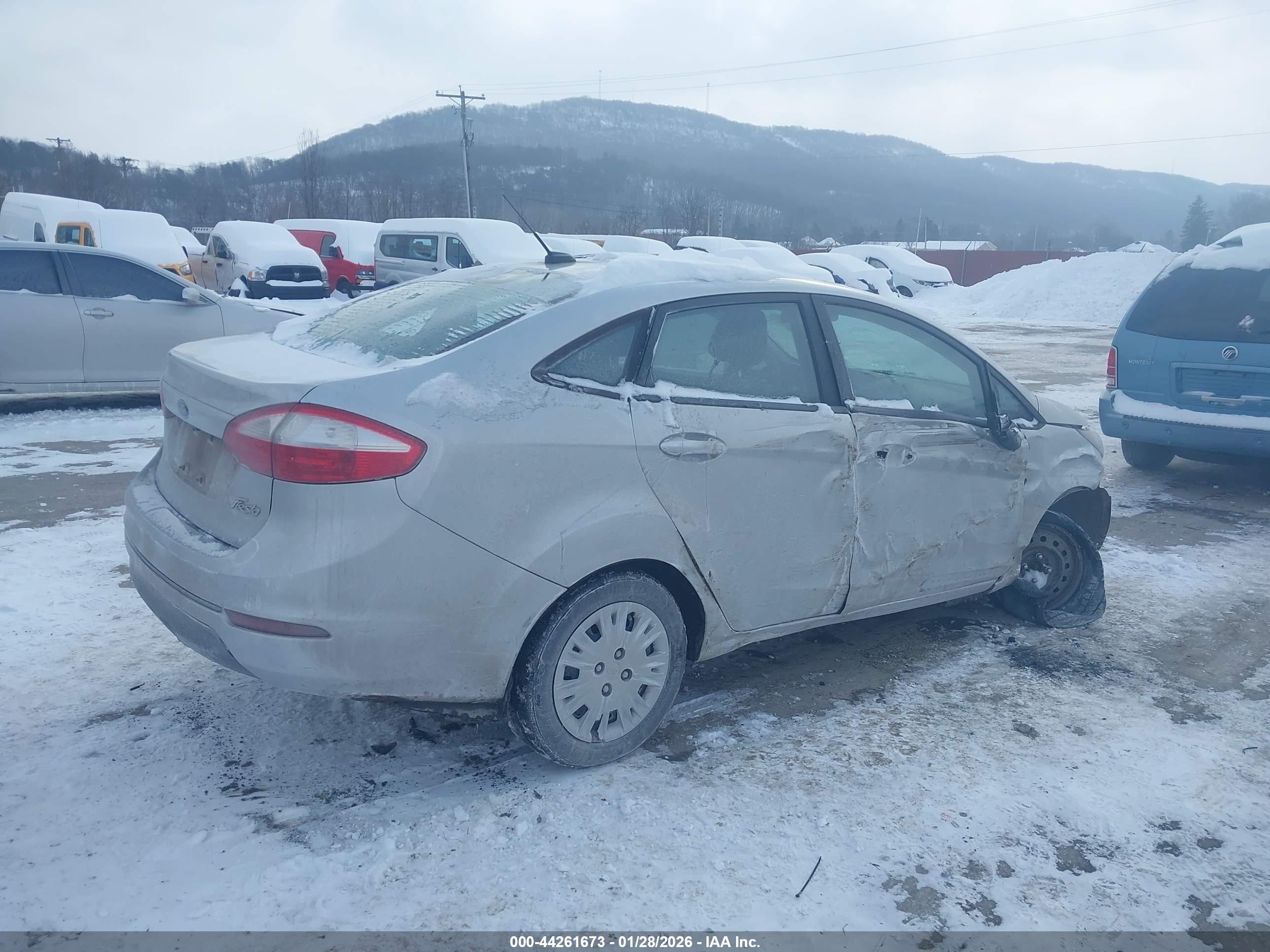 FORD FIESTA image 4