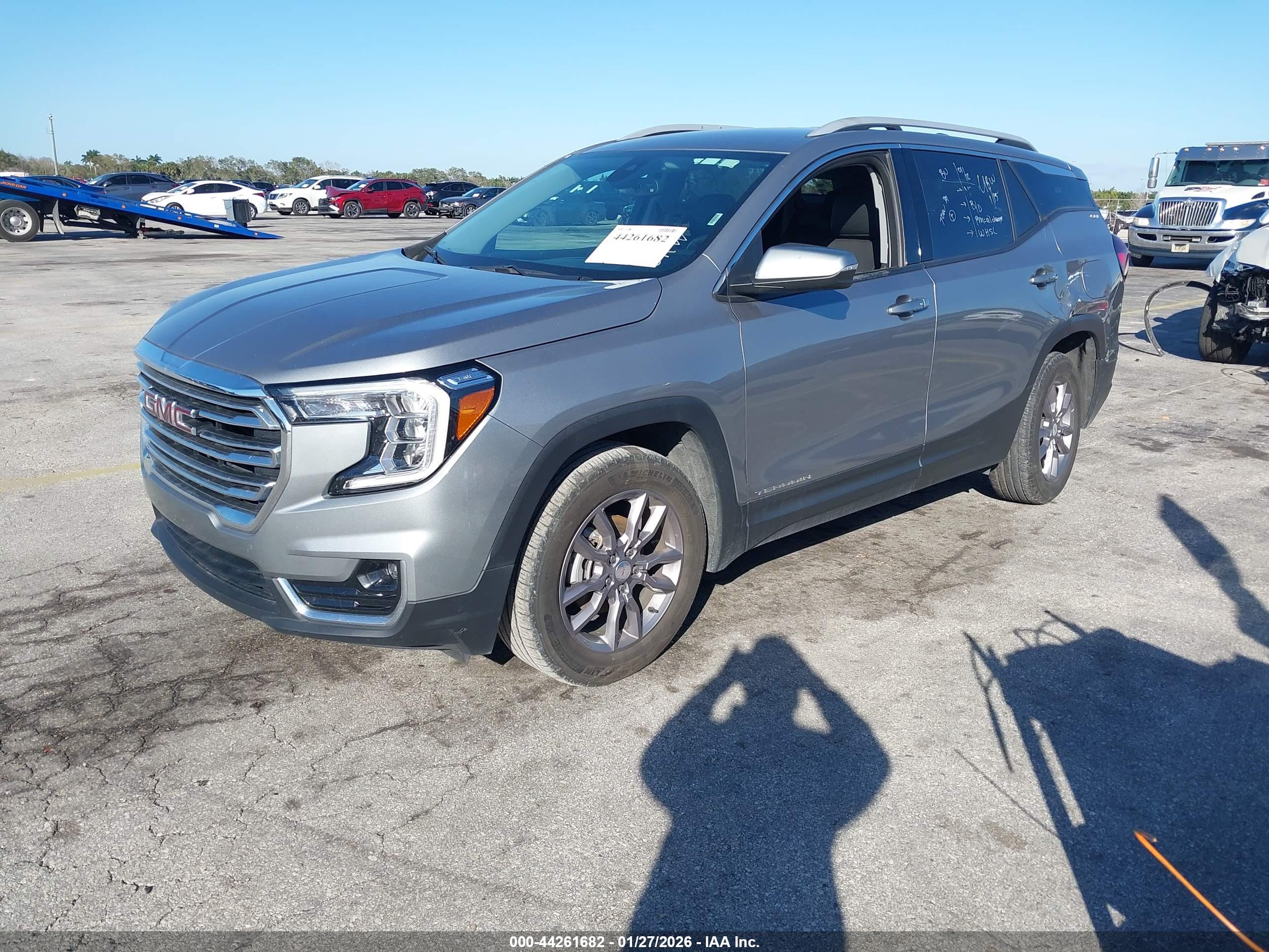 GMC TERRAIN image 2