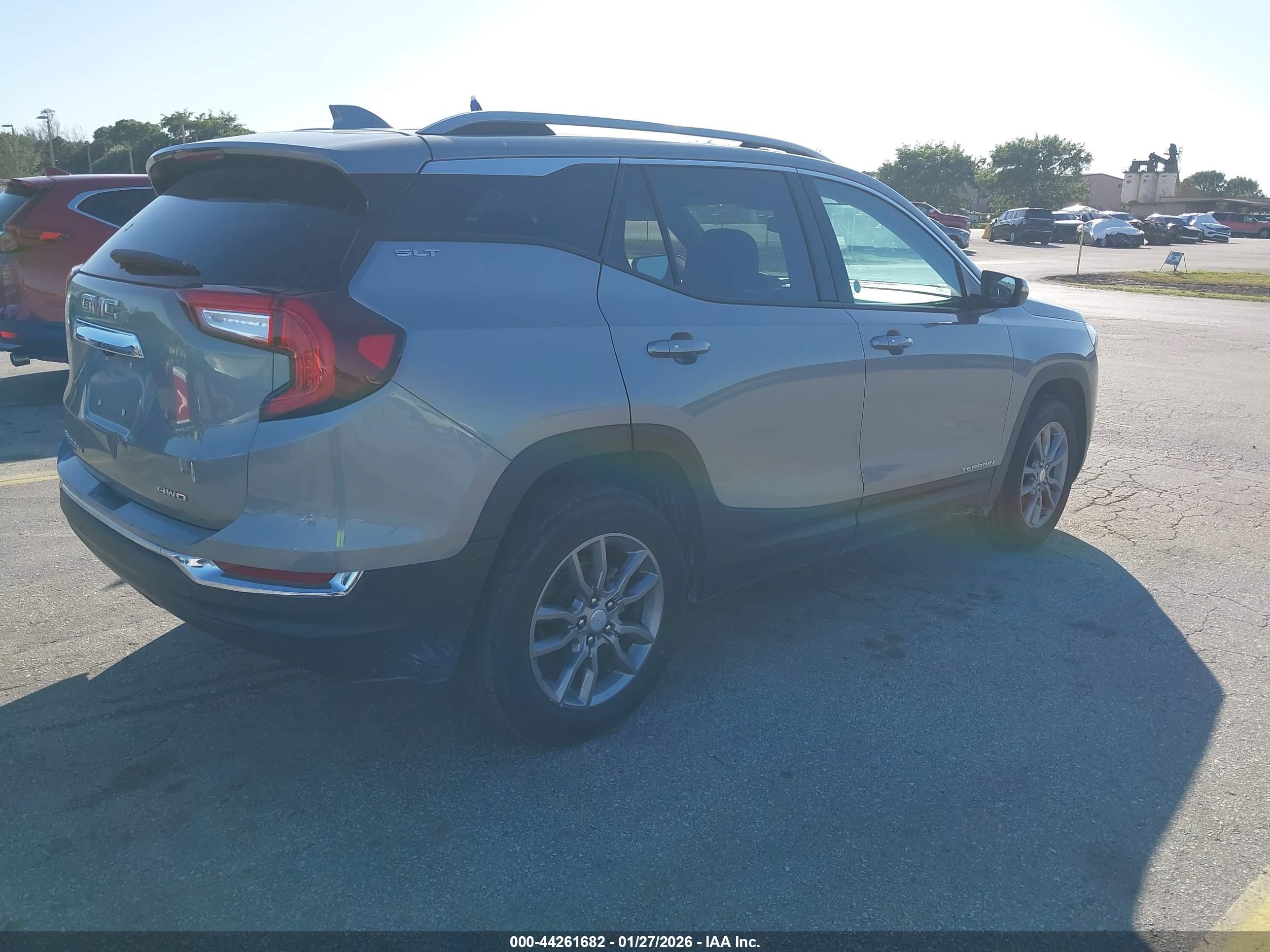 GMC TERRAIN image 4