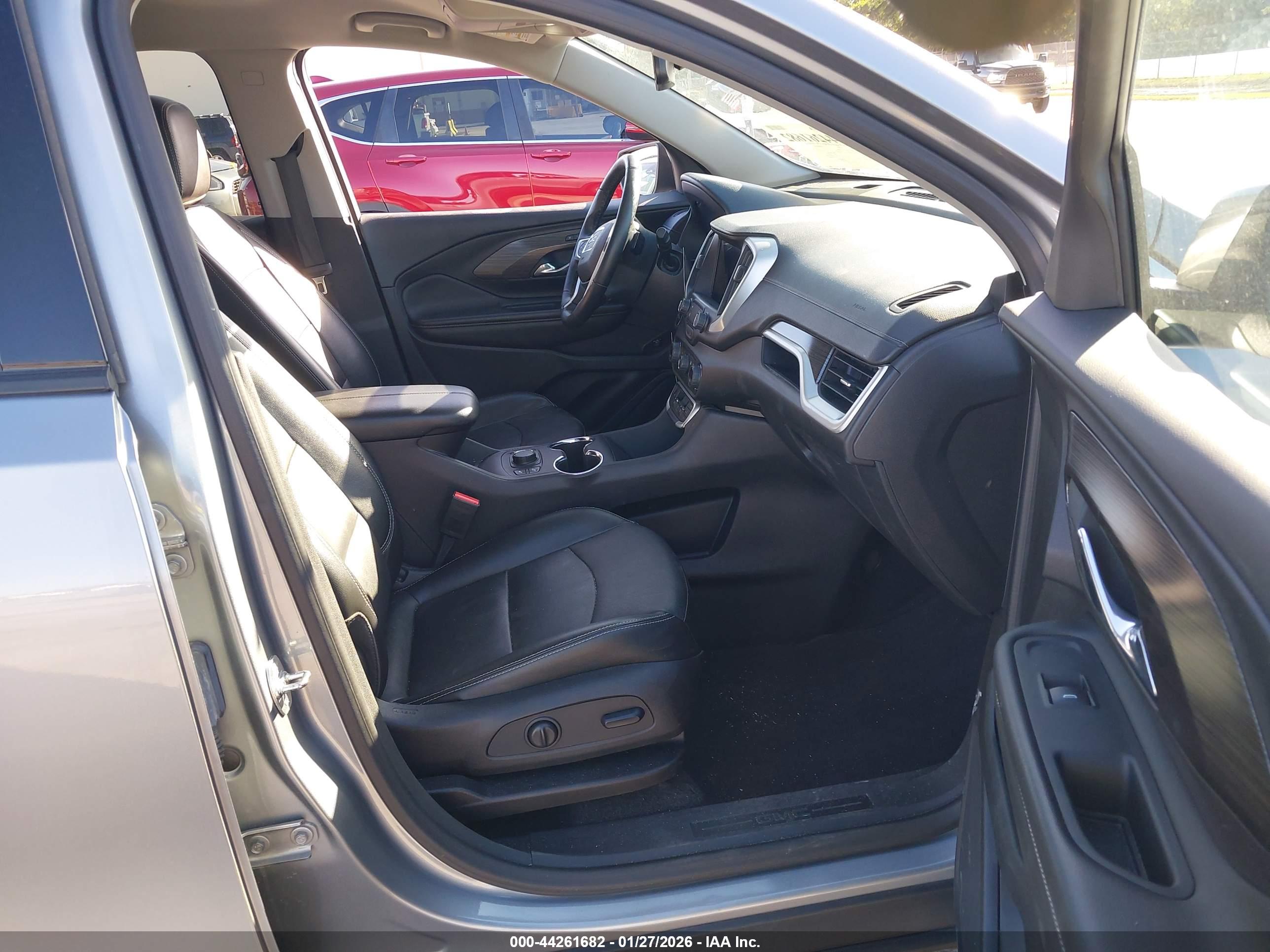 GMC TERRAIN image 5
