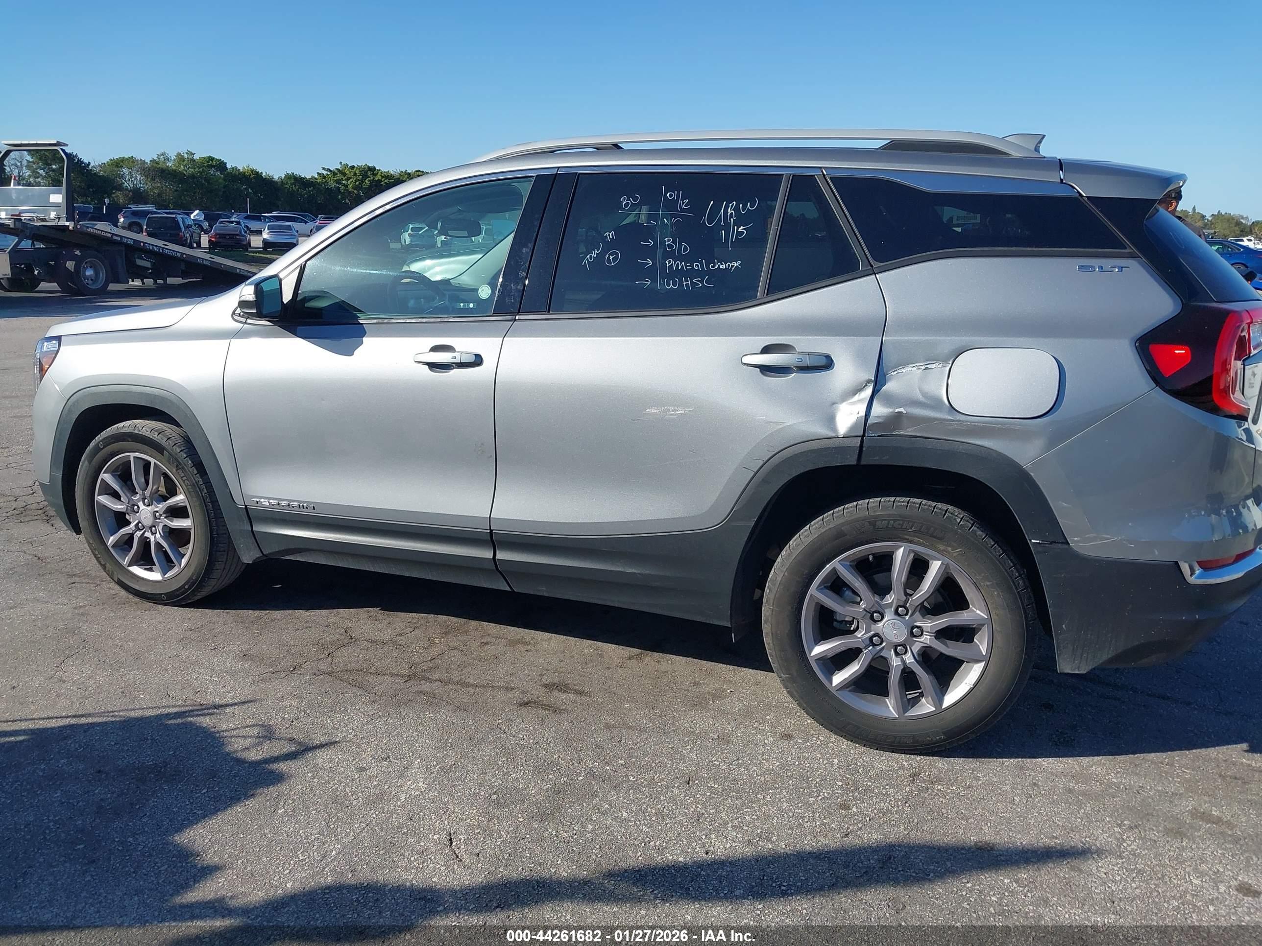 GMC TERRAIN image 6