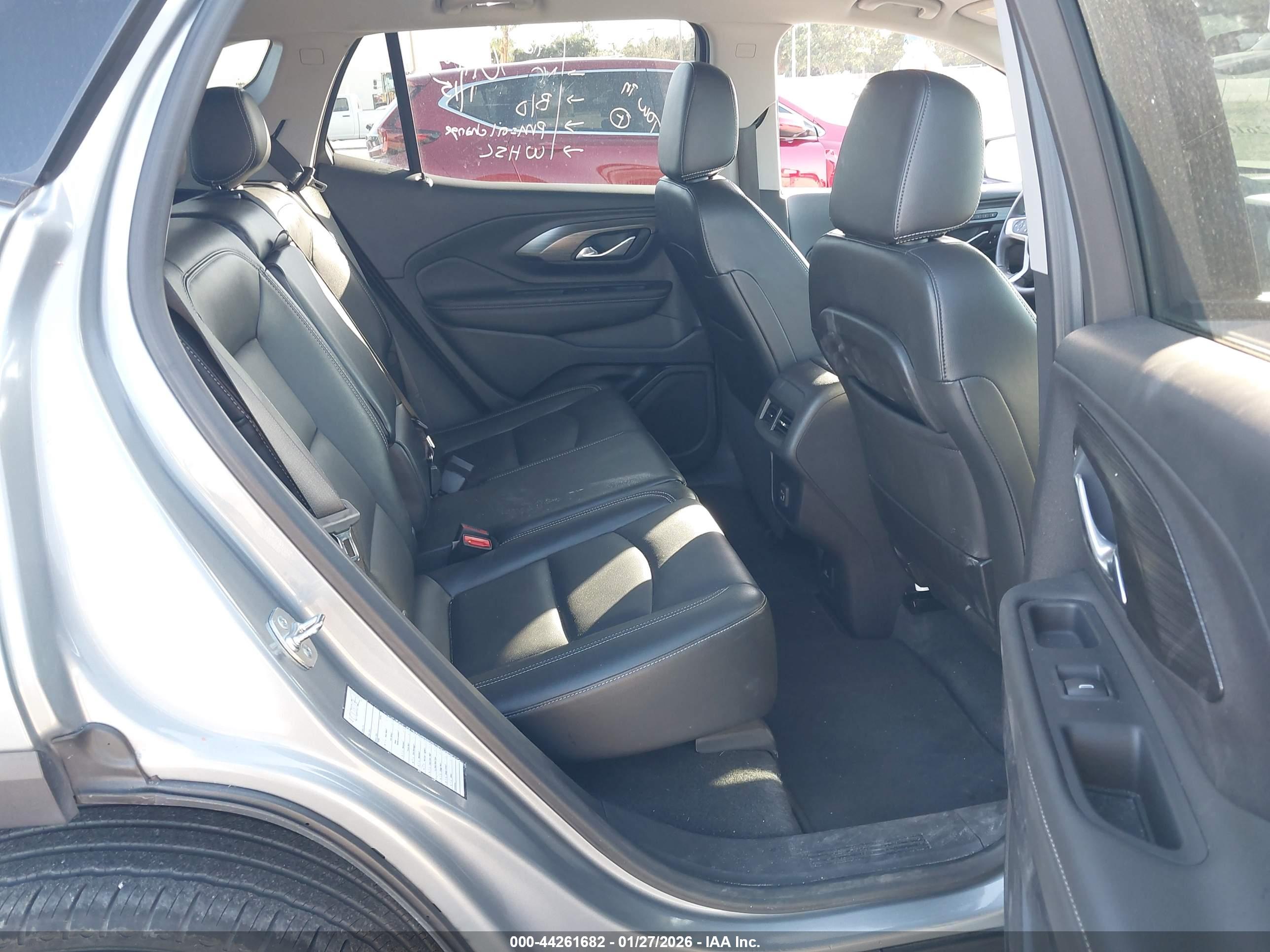 GMC TERRAIN image 8