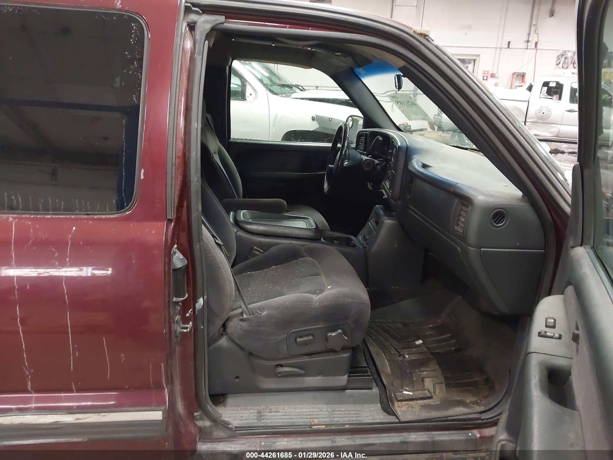 CHEVROLET SILVERADO image 5