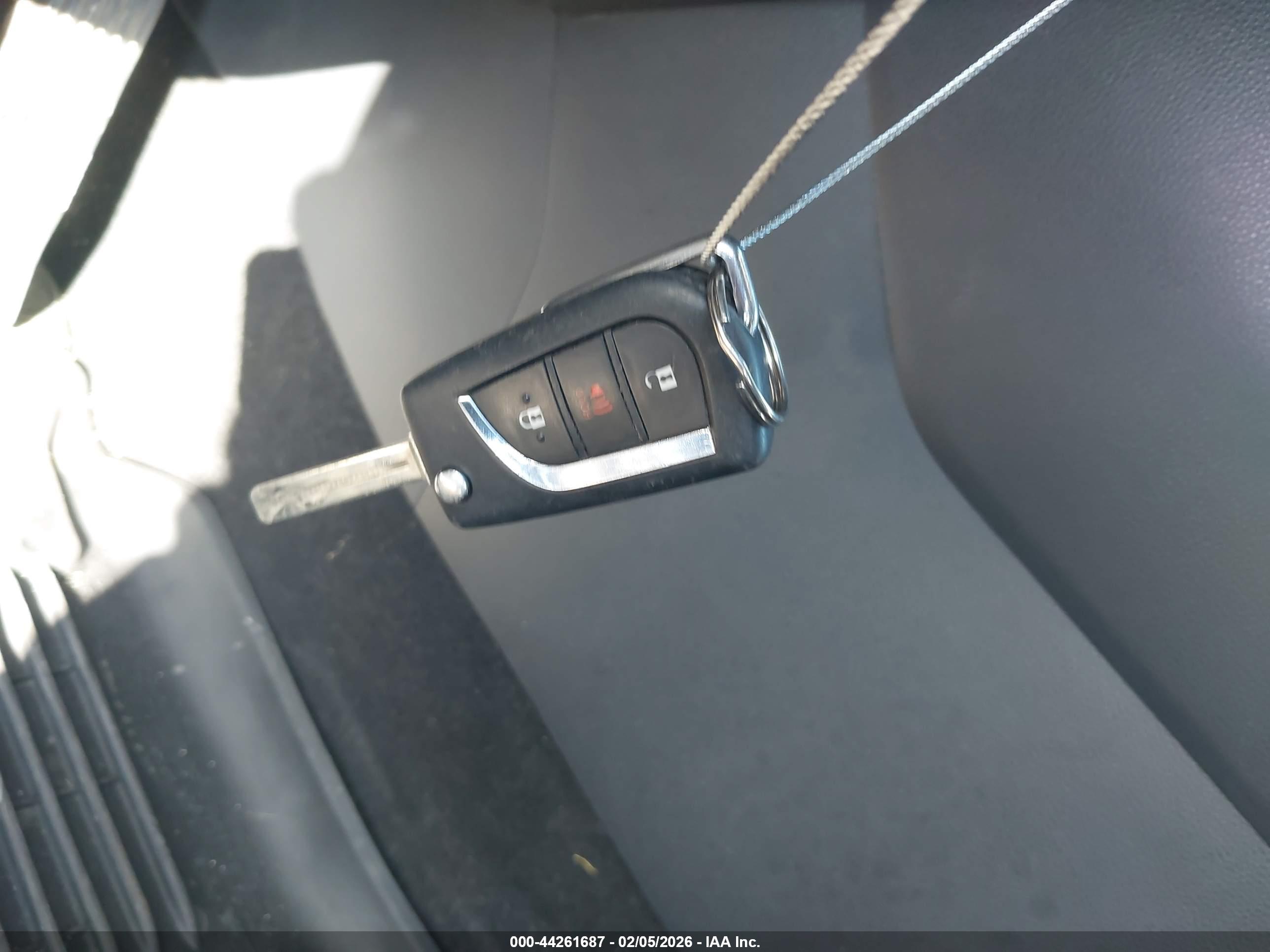 TOYOTA RAV4 image 11