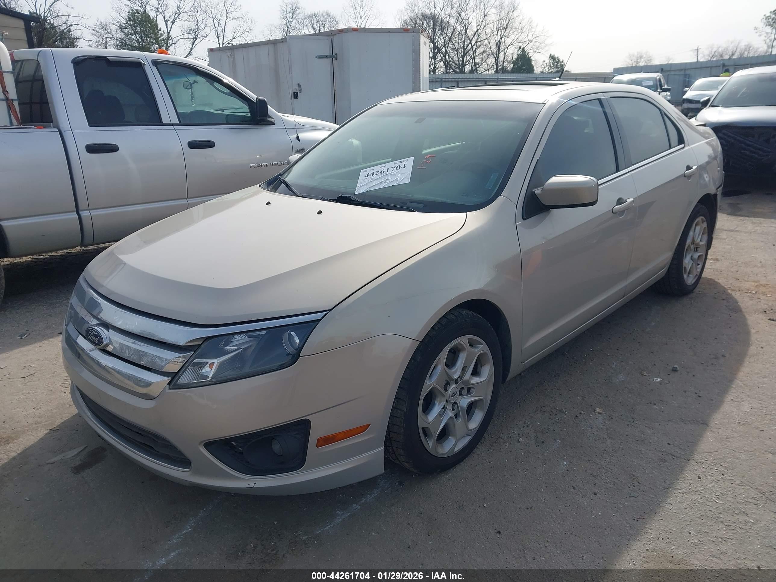 FORD FUSION image 2