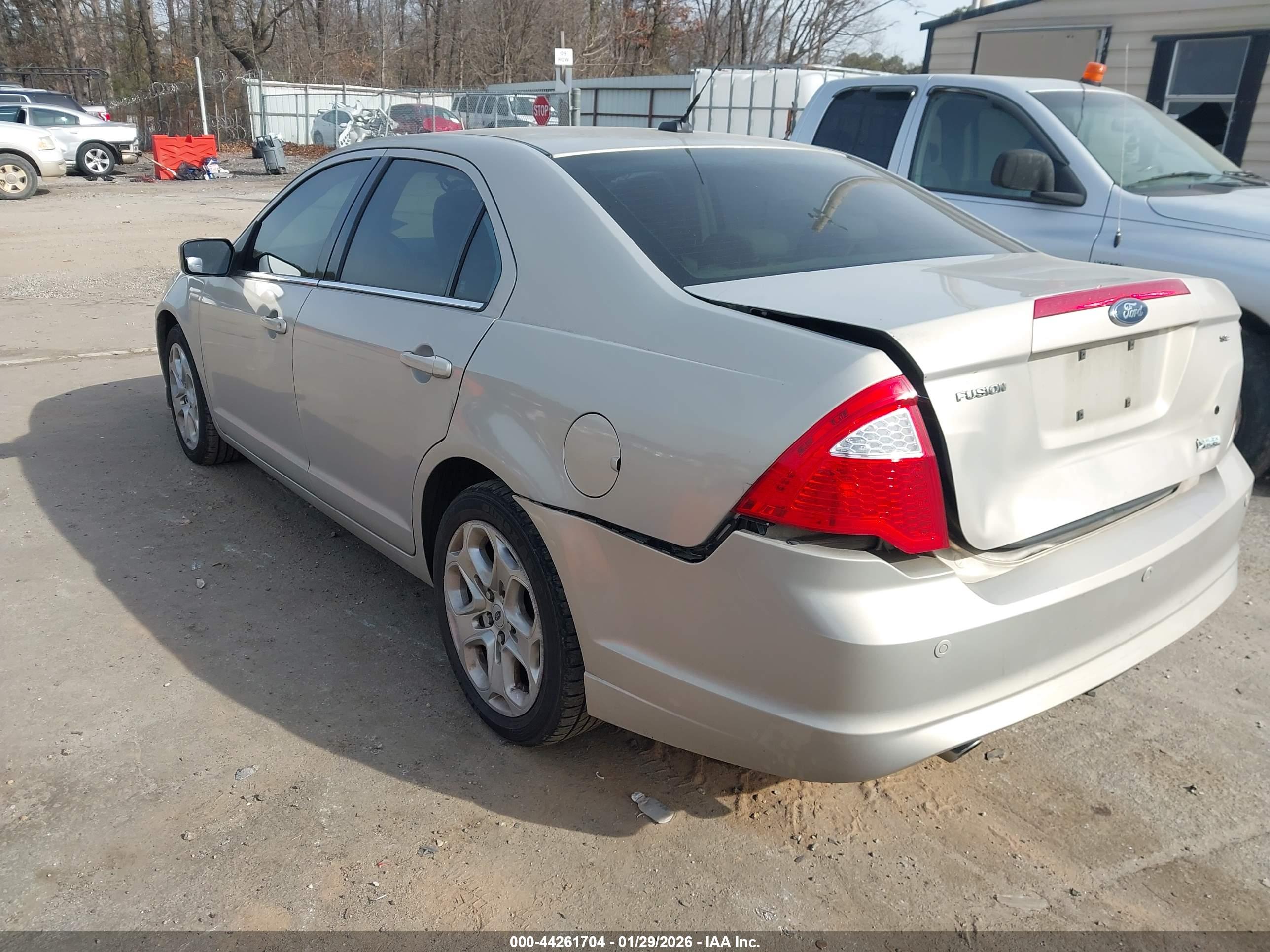 FORD FUSION image 3