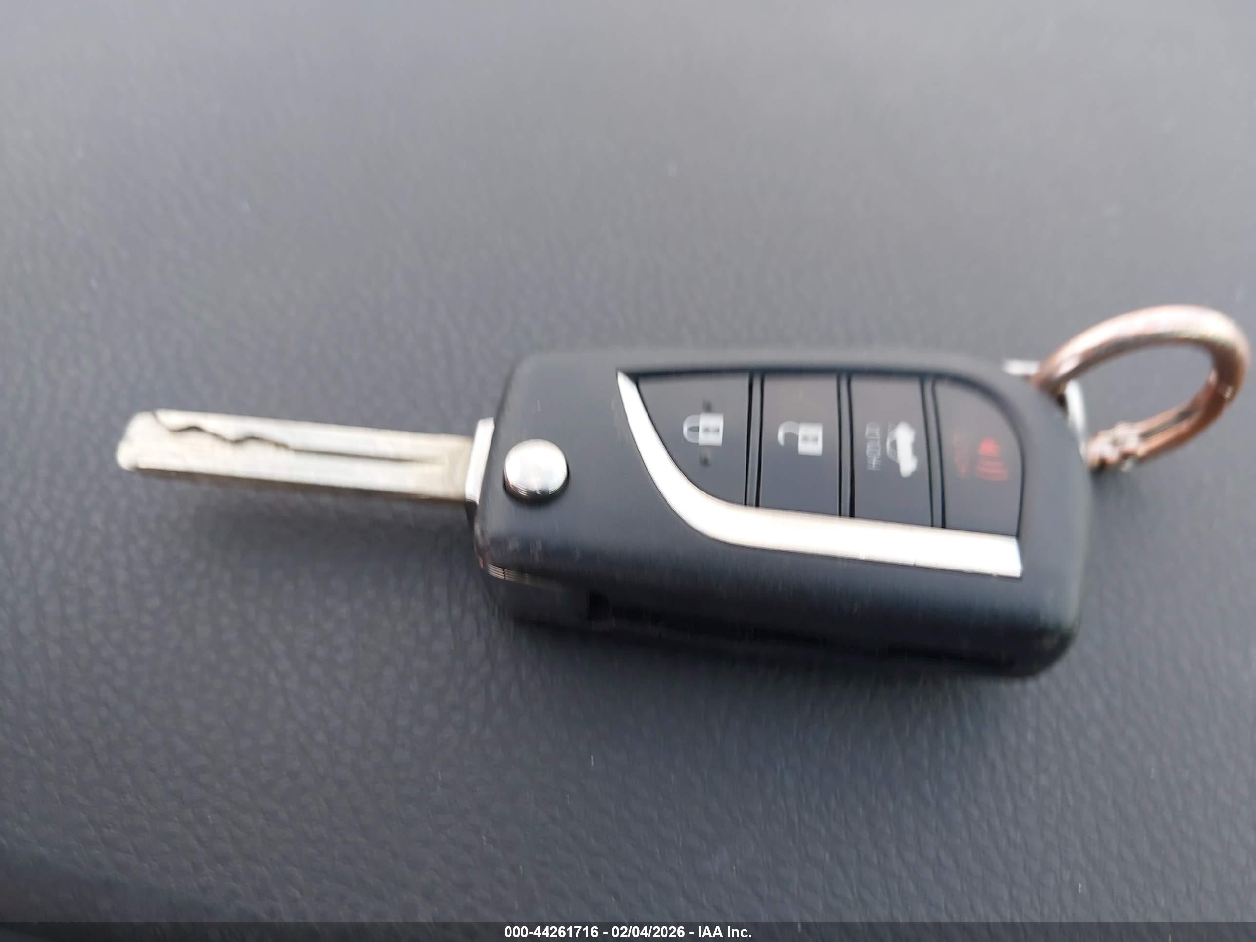 TOYOTA CAMRY image 11