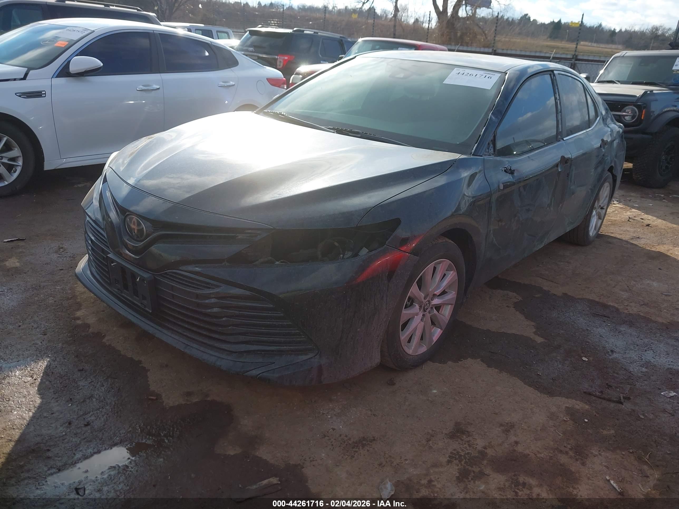 TOYOTA CAMRY image 2