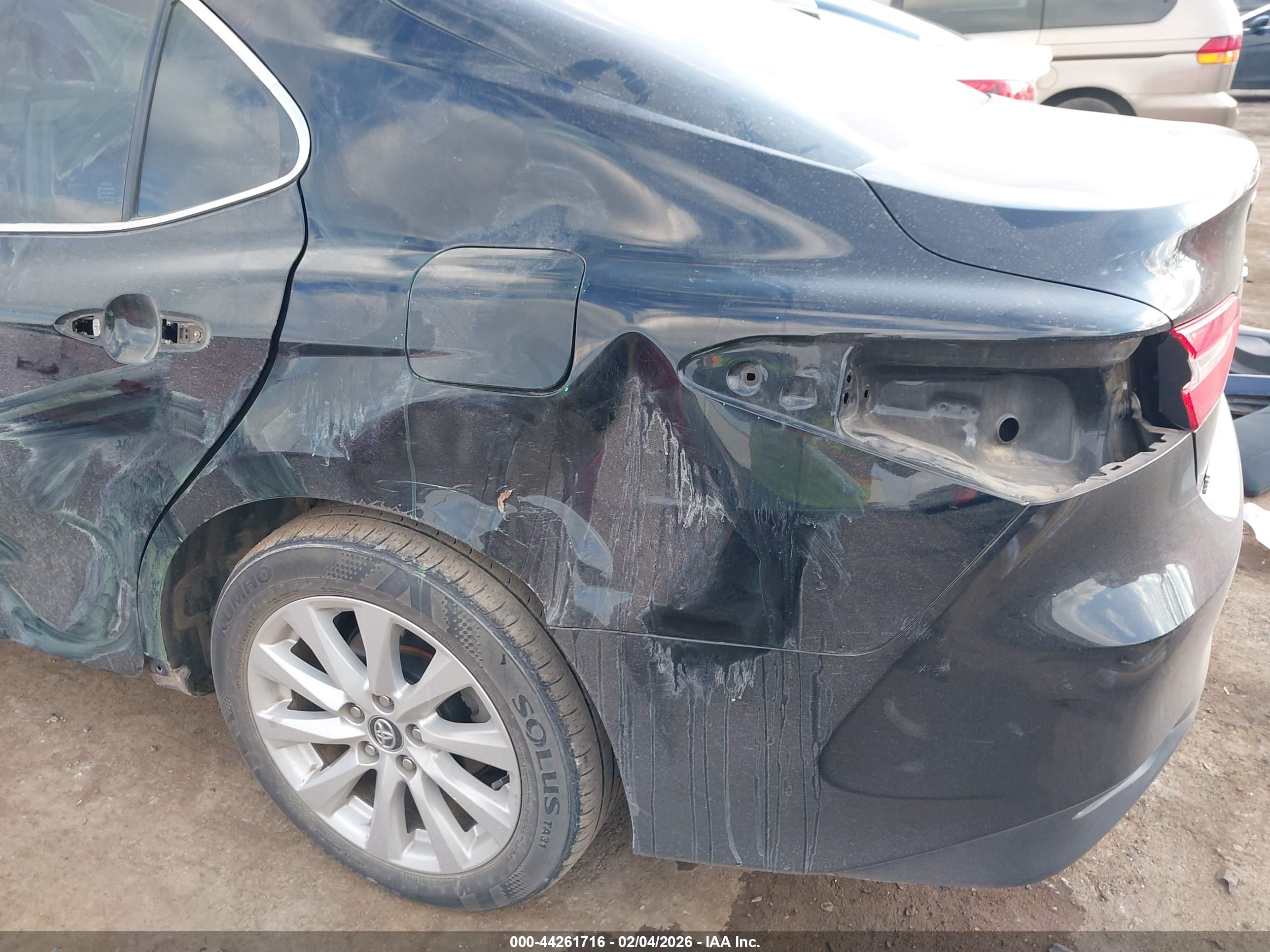 TOYOTA CAMRY image 6