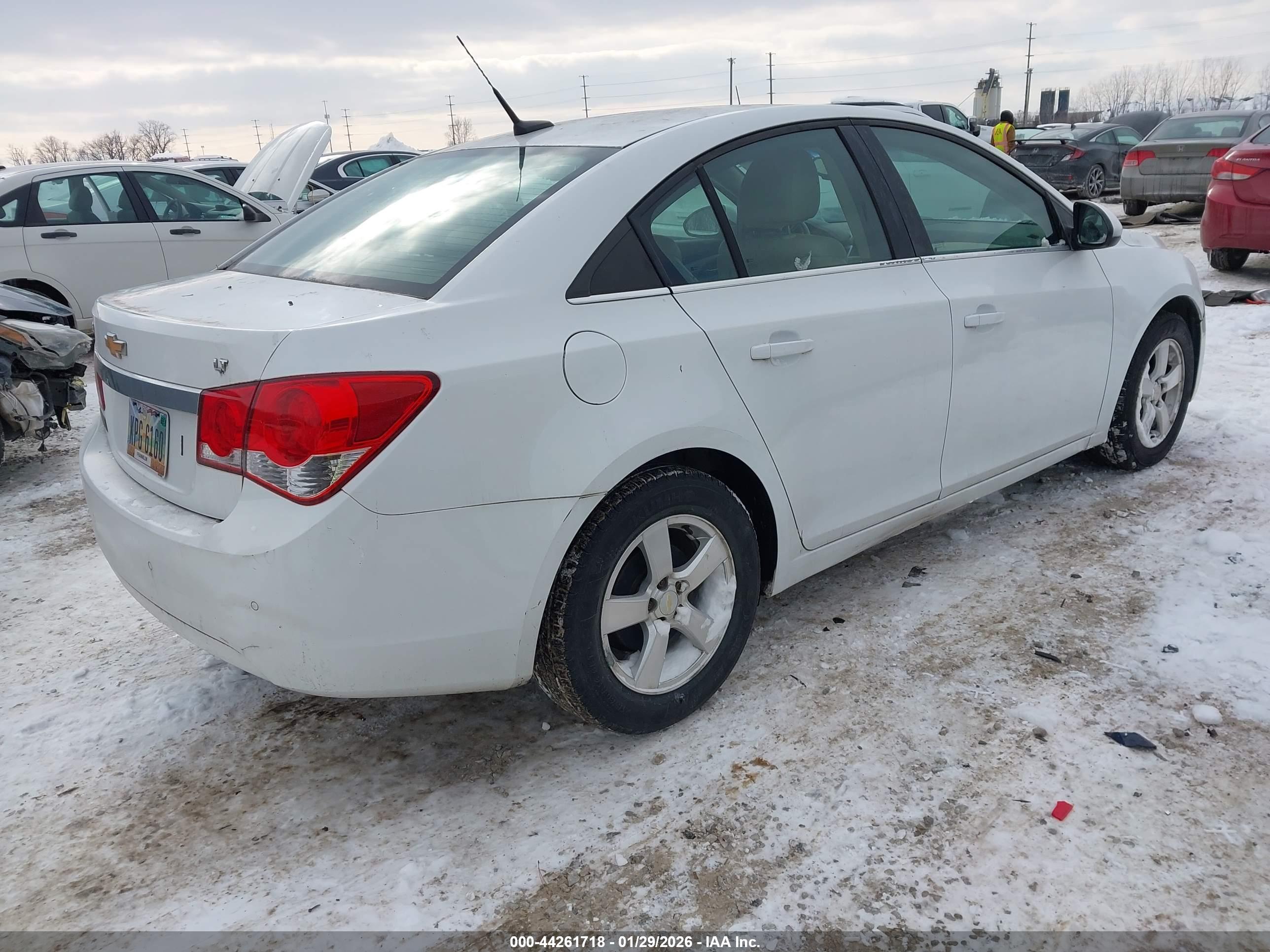 CHEVROLET CRUZE image 4
