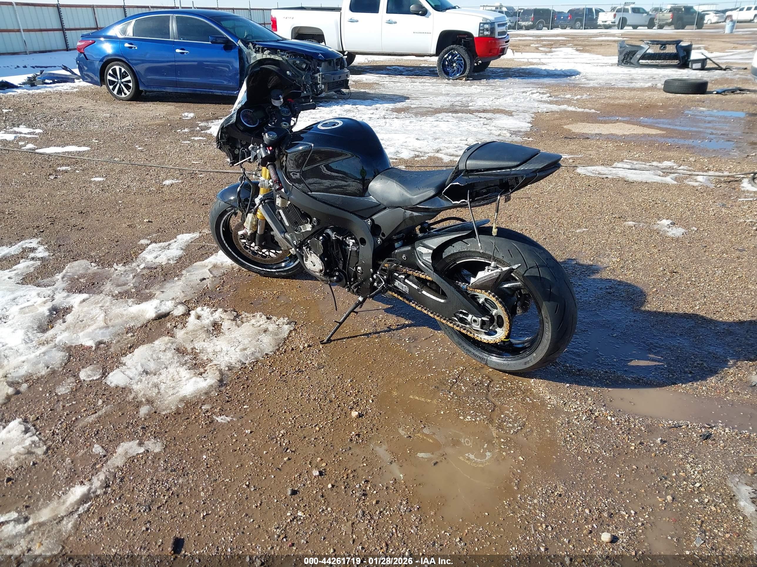 SUZUKI GSX-R750 image 3