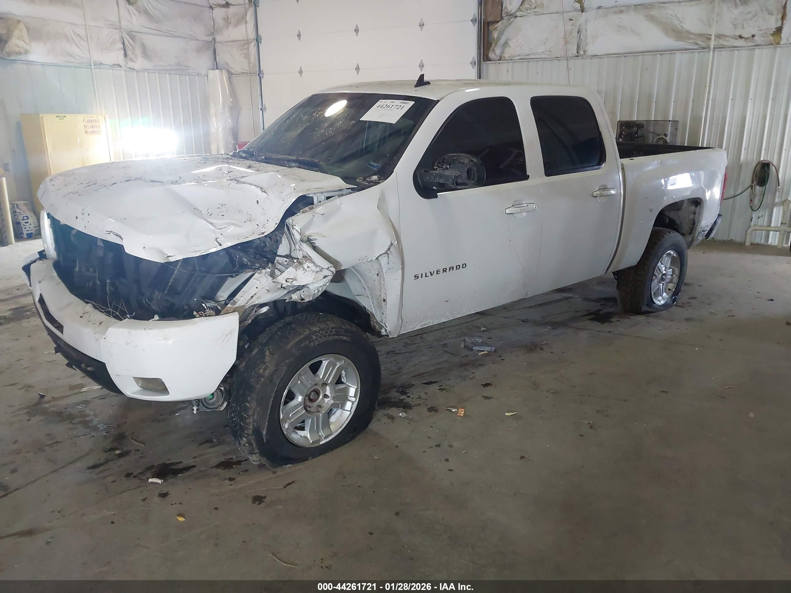 CHEVROLET SILVERADO image 2
