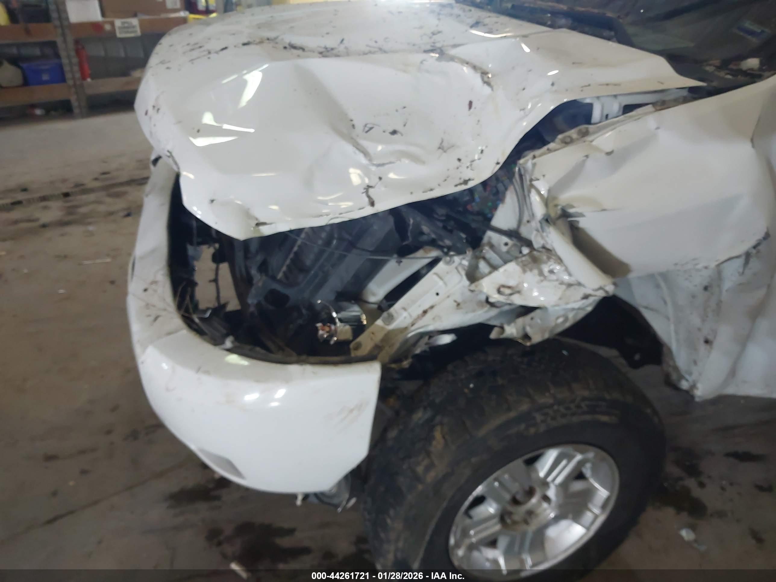 CHEVROLET SILVERADO image 6