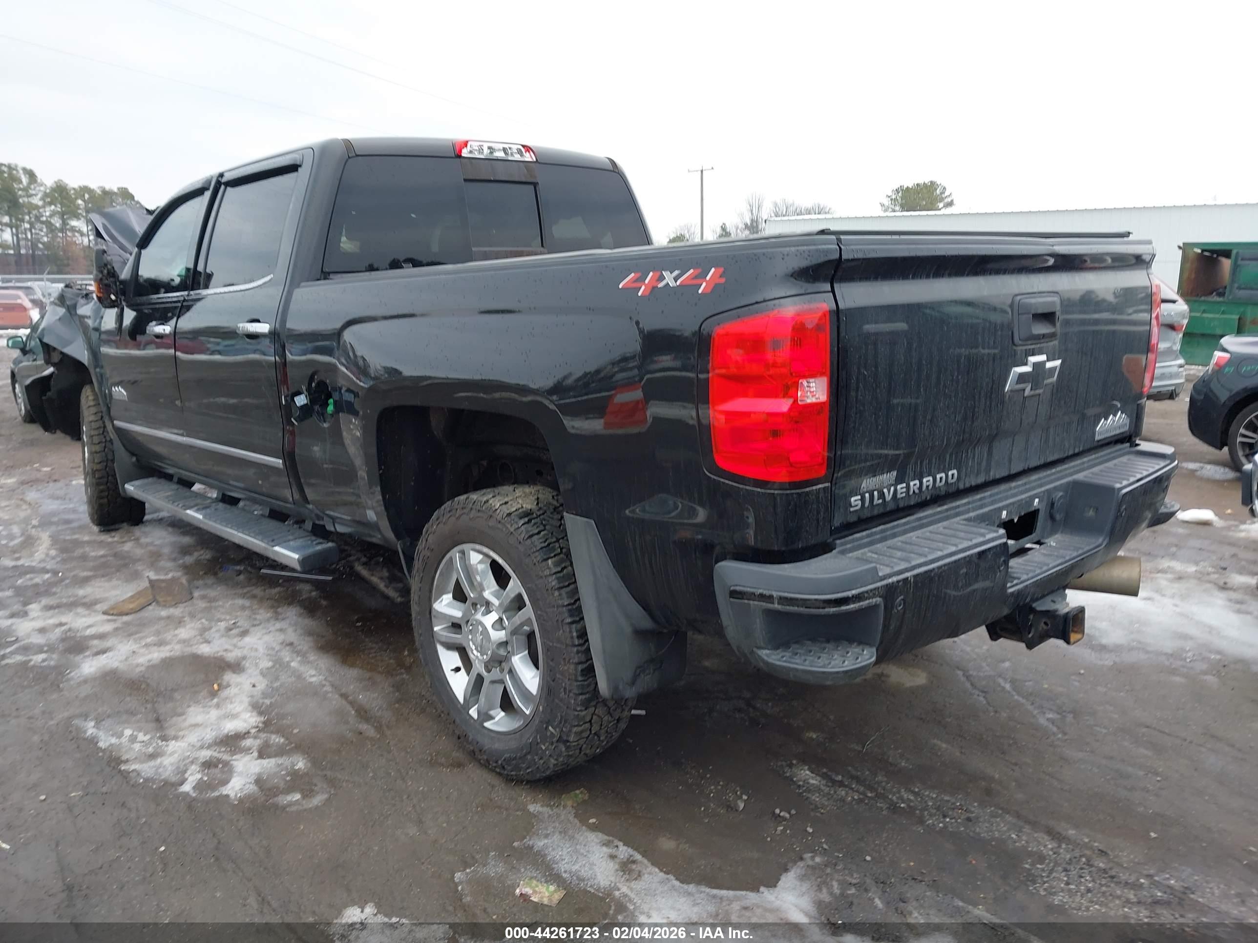 CHEVROLET SILVERADO image 3