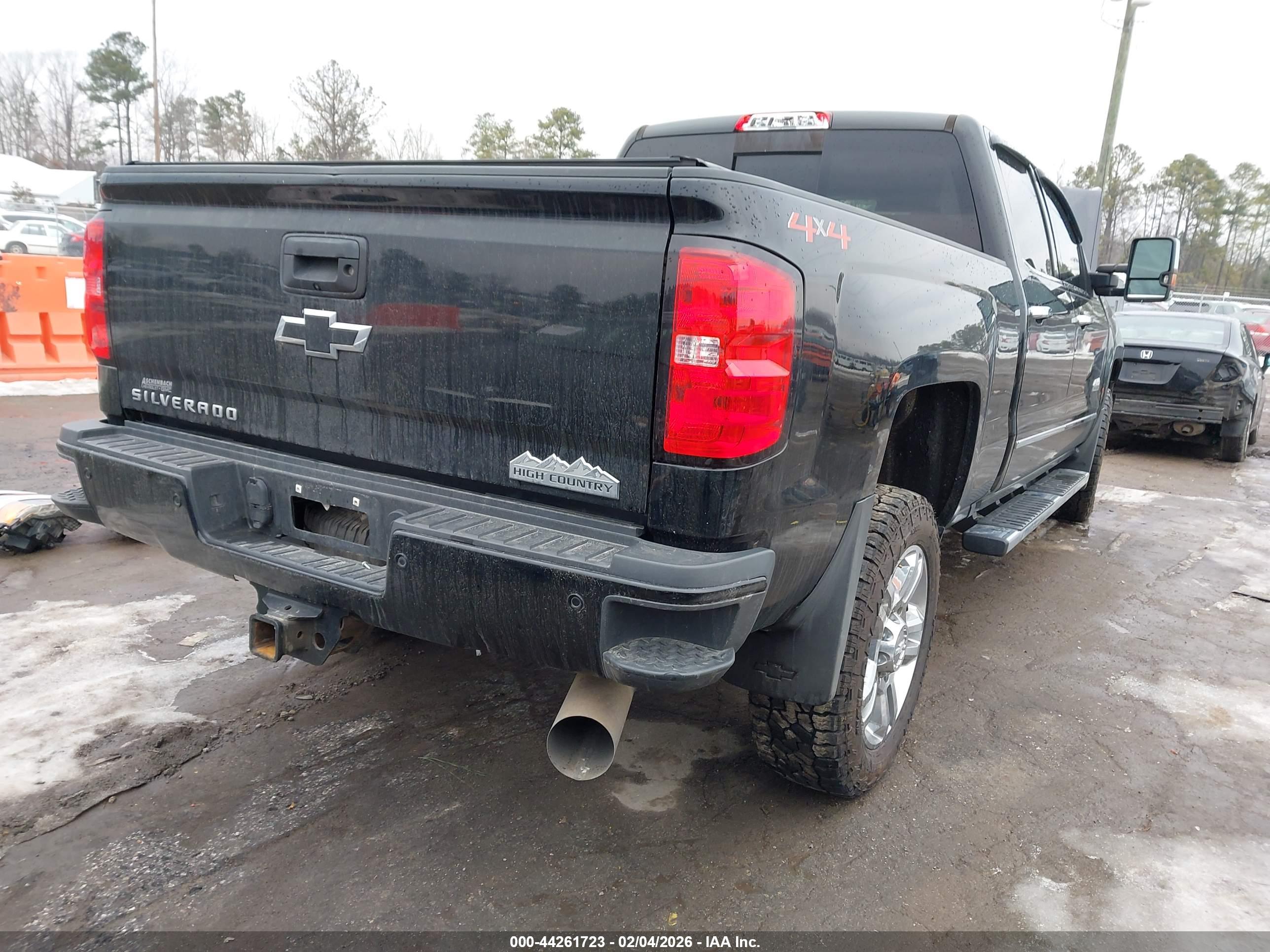 CHEVROLET SILVERADO image 4