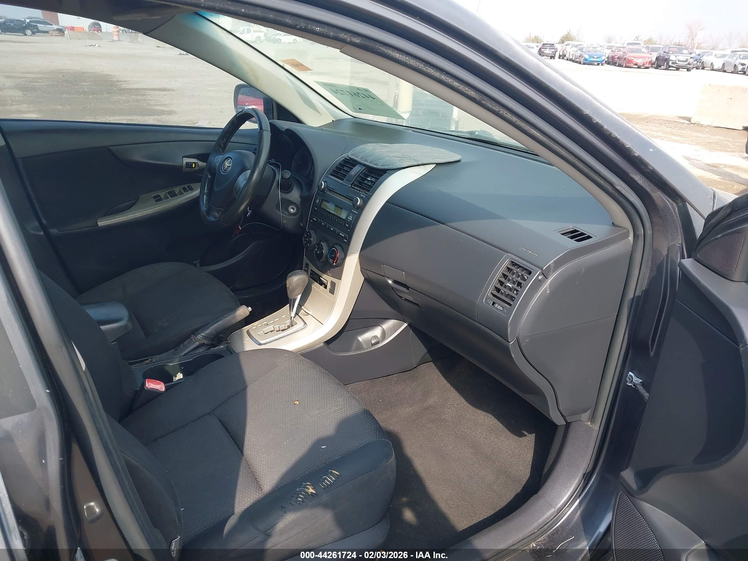 TOYOTA COROLLA image 5