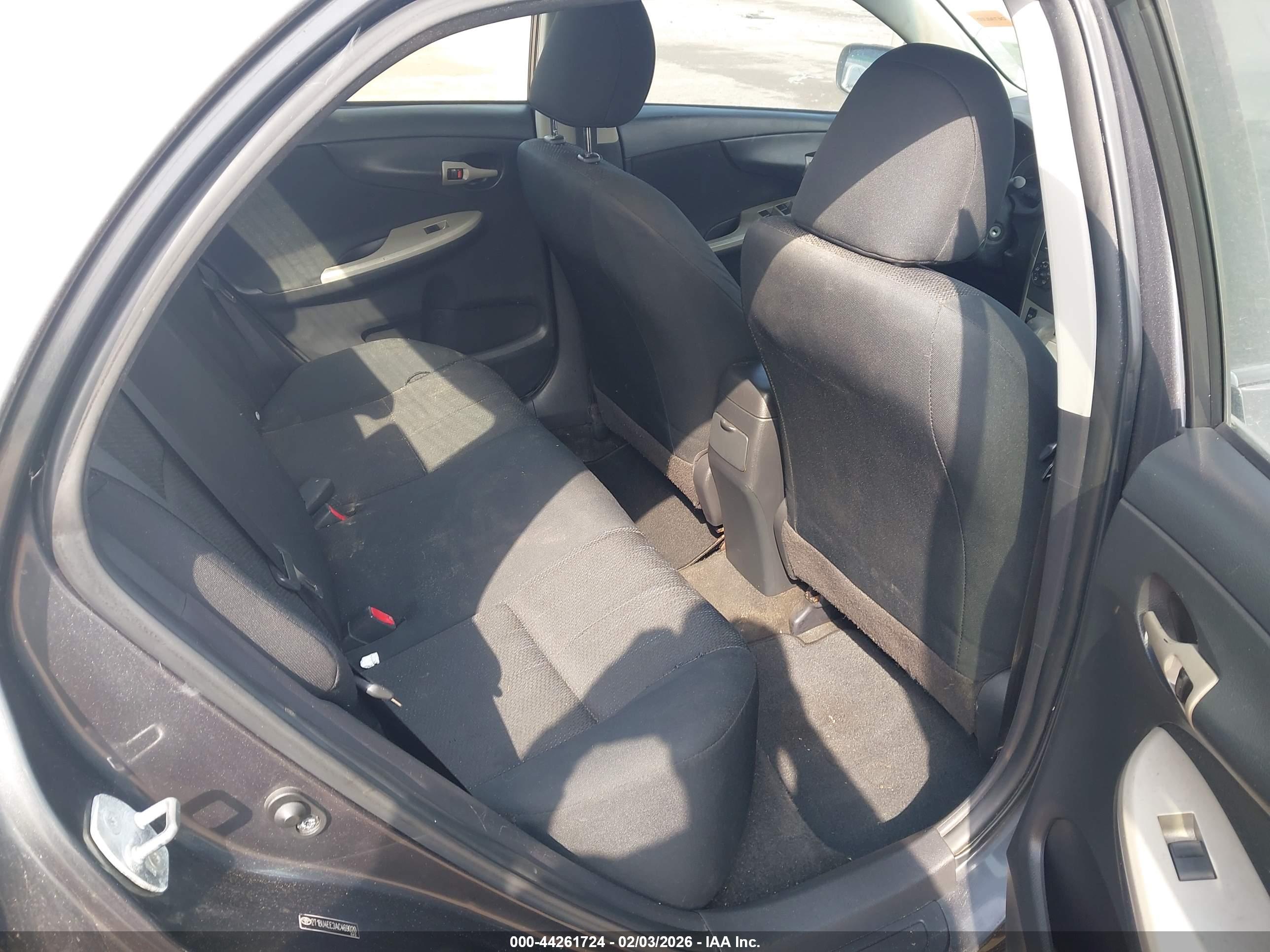 TOYOTA COROLLA image 8