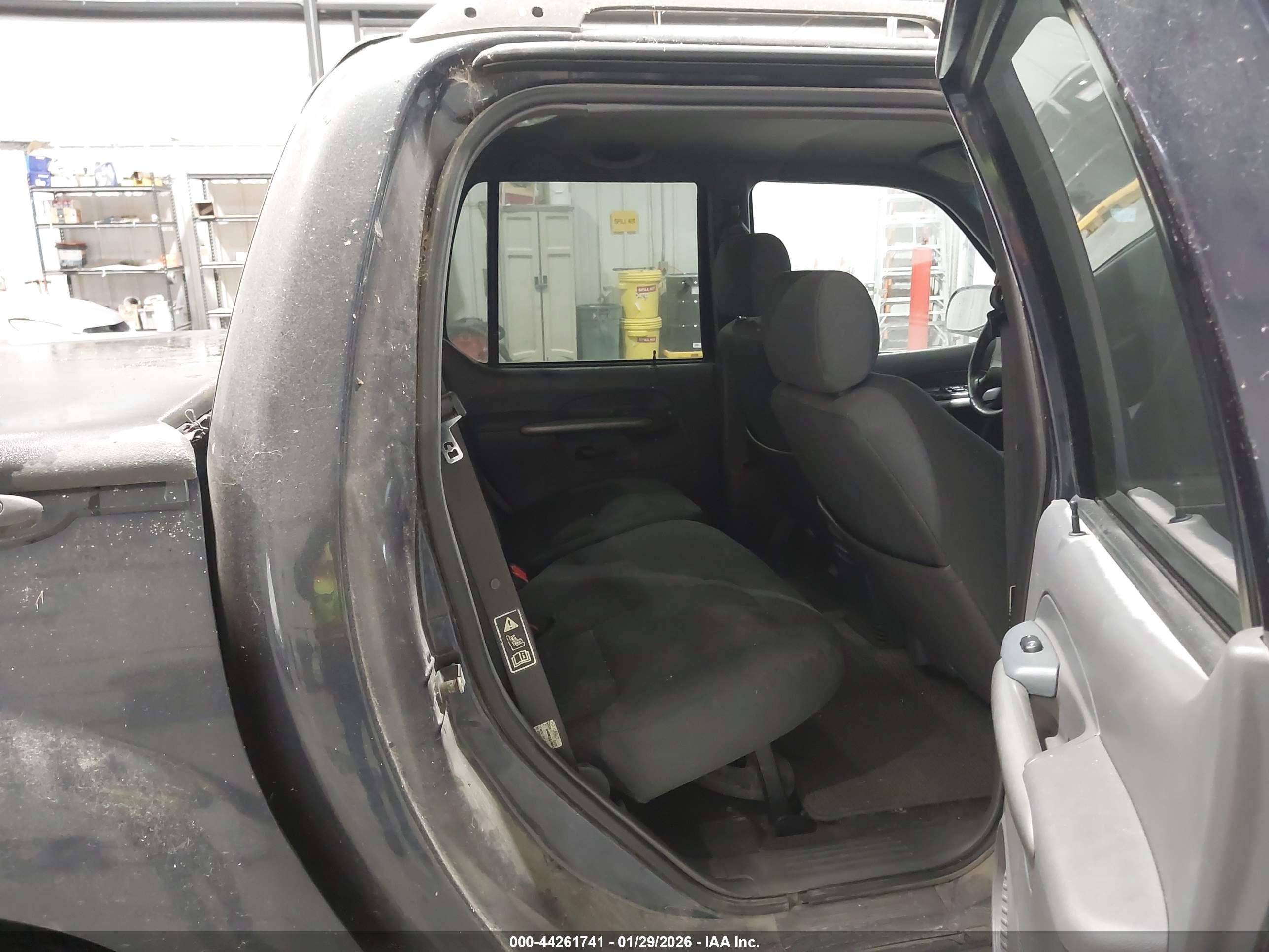 FORD EXPLORER image 8