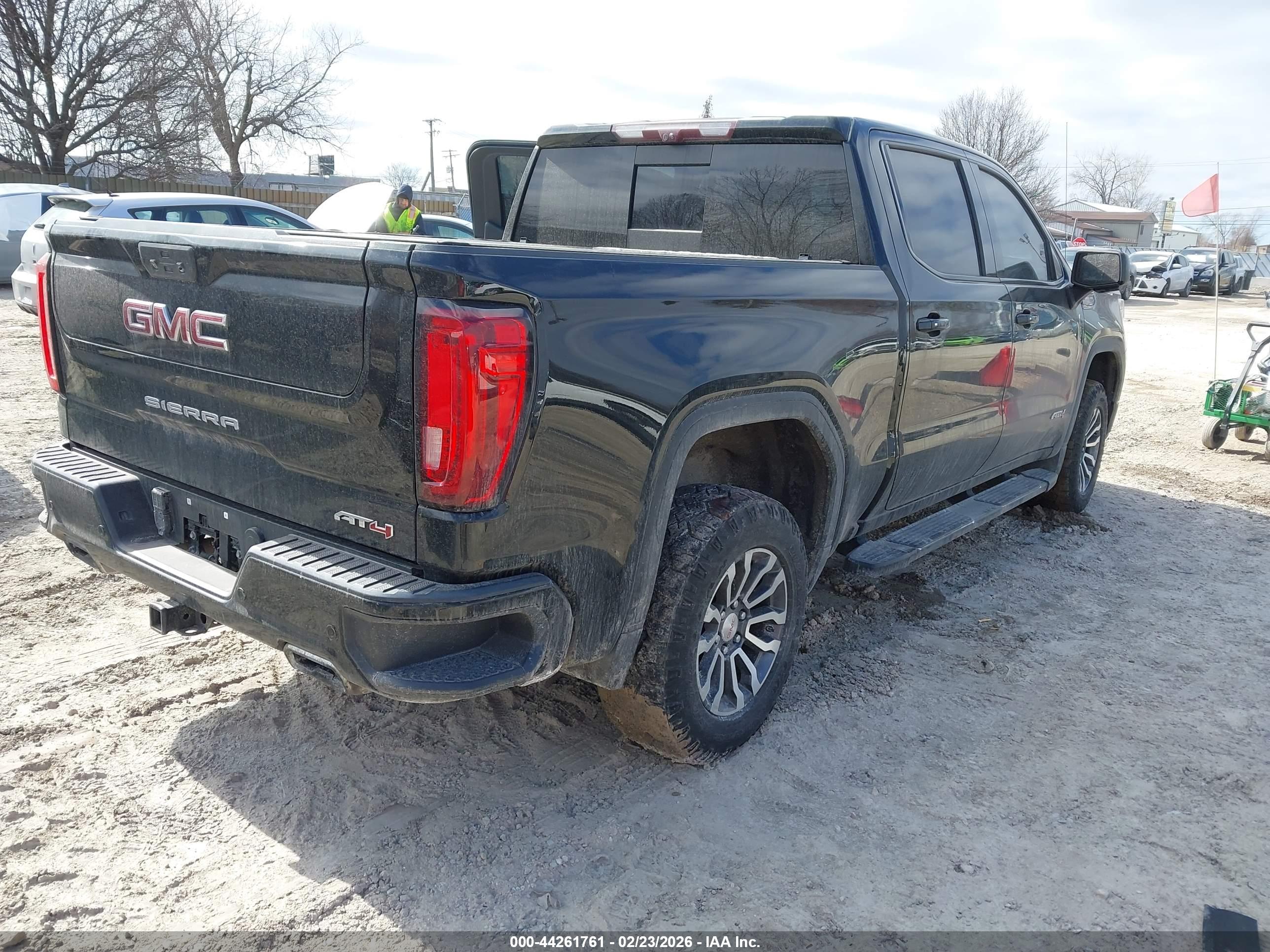 GMC SIERRA image 4