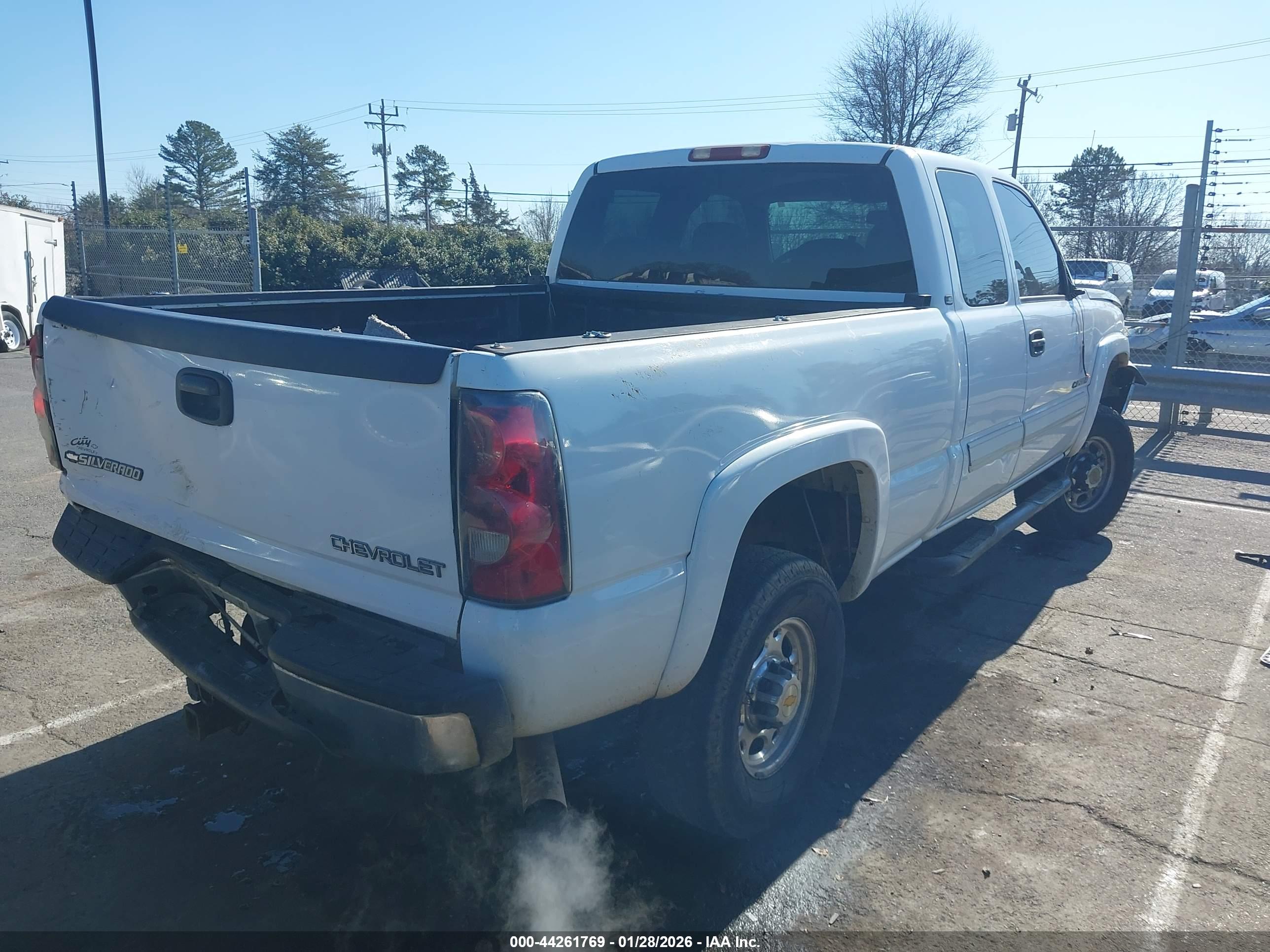 CHEVROLET SILVERADO image 4